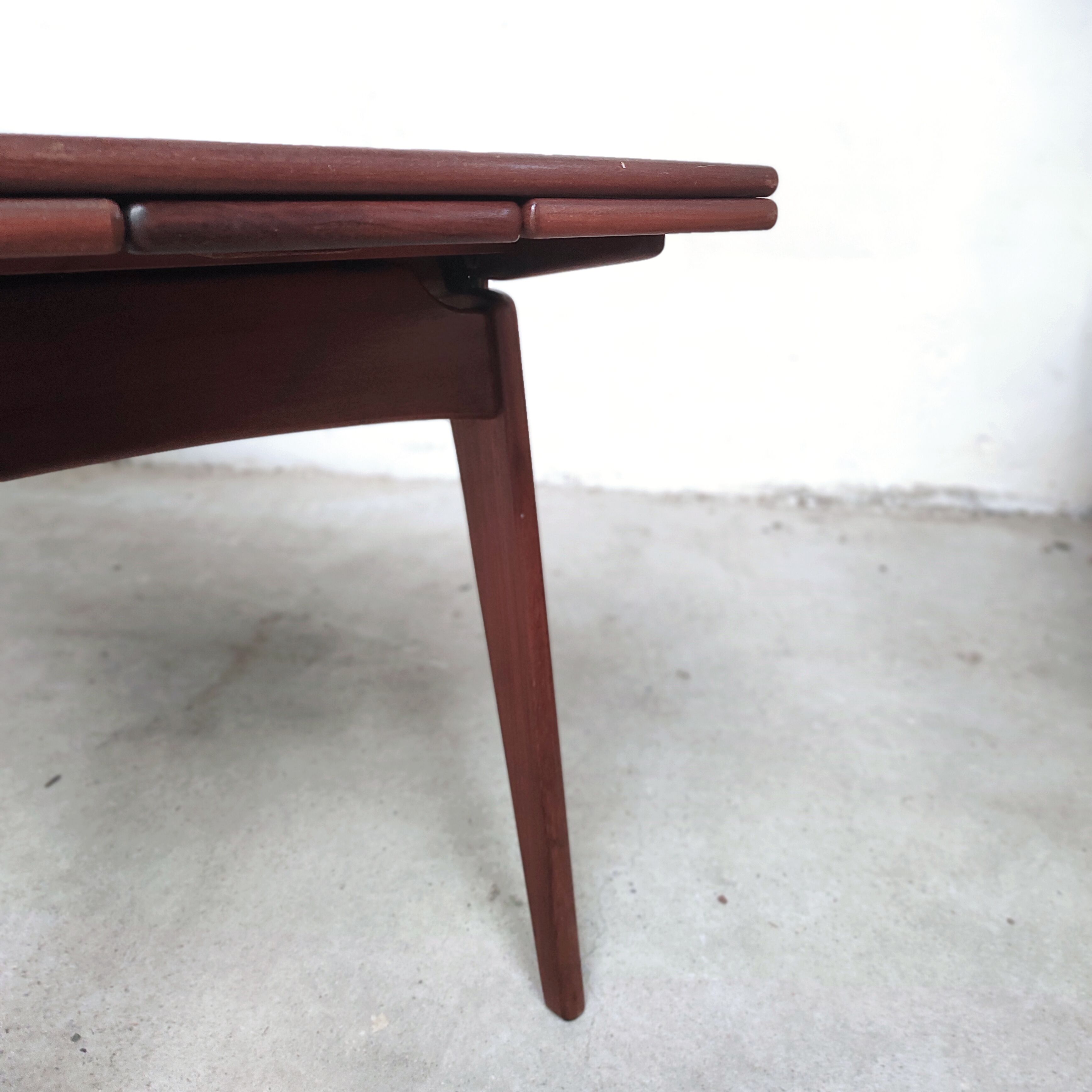 Teak liftable coffee table, Denmark - 1960