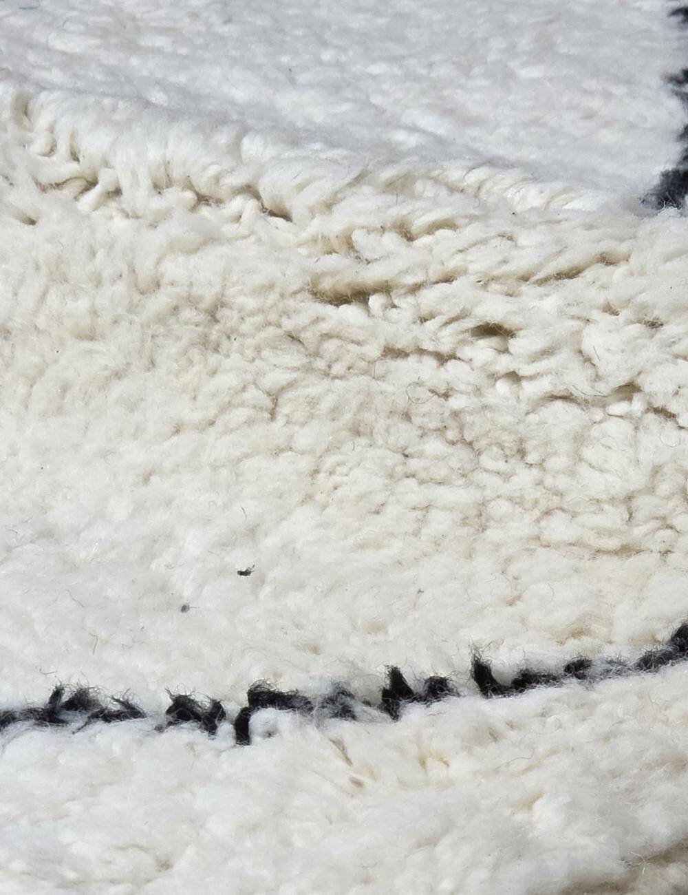 Beni Ouarain rug - 360 x 264 cm
