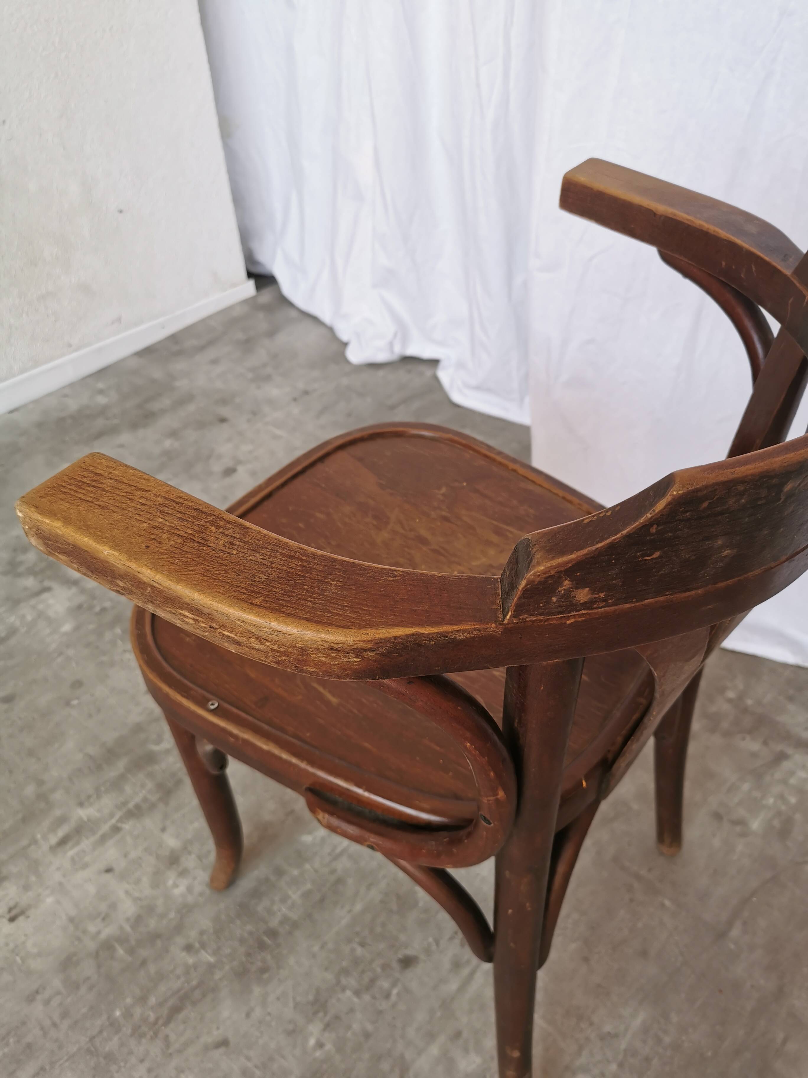 Chaise de salle à manger vintage en bois courbé : fauteuil style Thonet du milieu du siècle