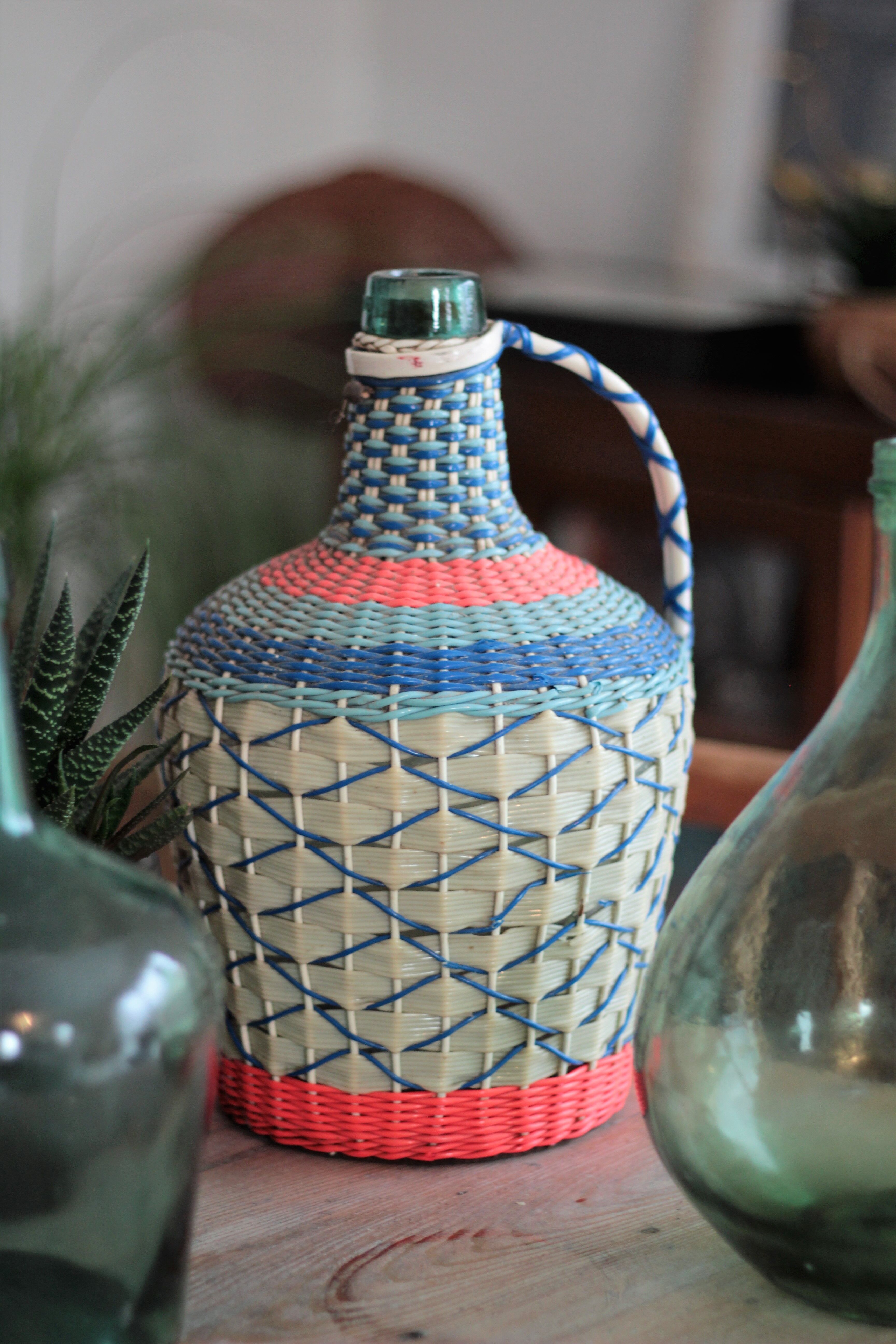 Scoubidou demijohn