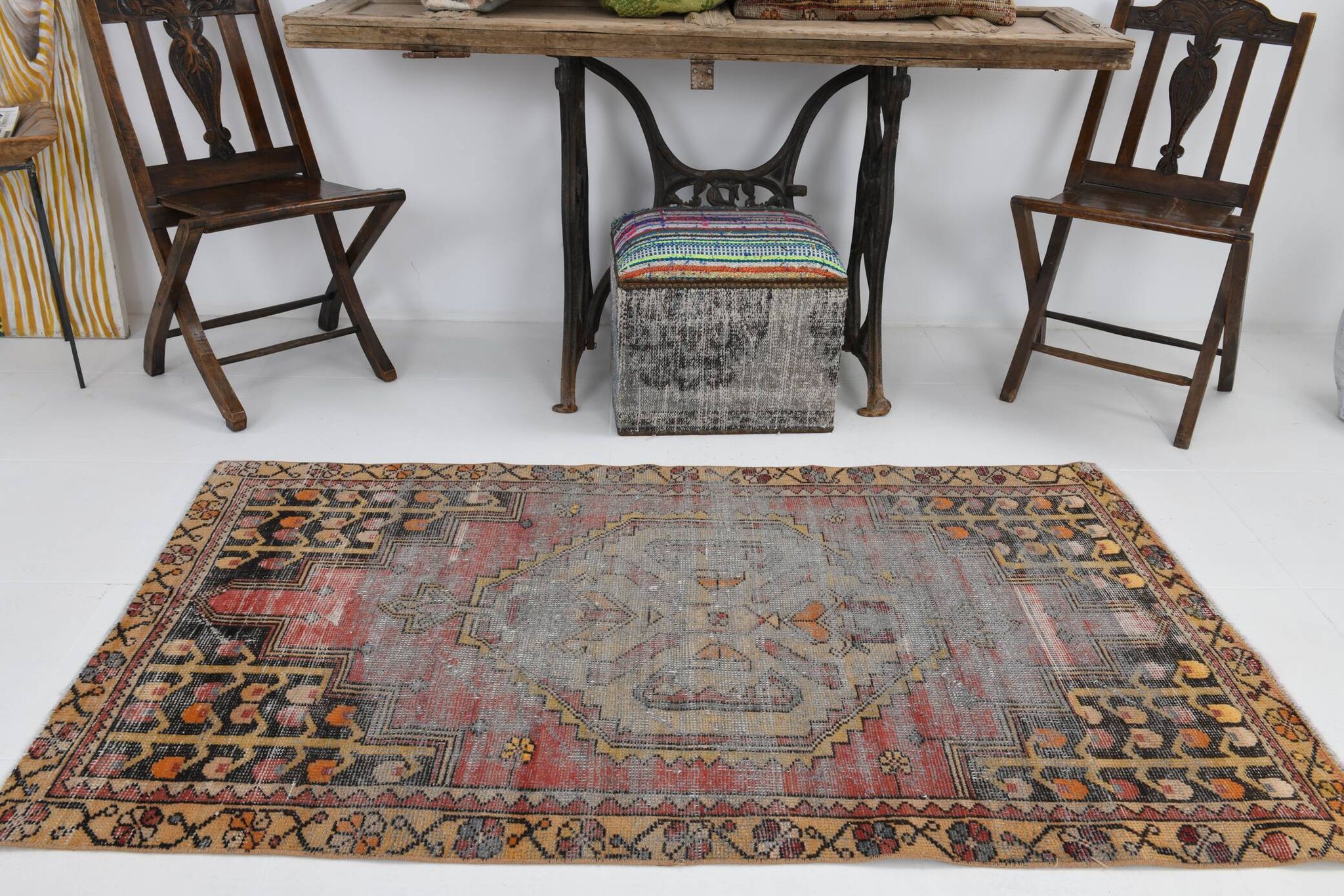 3x6 Shades Of Red & Black Handmade Wool Classic Vintage Rug, 100x179Cm