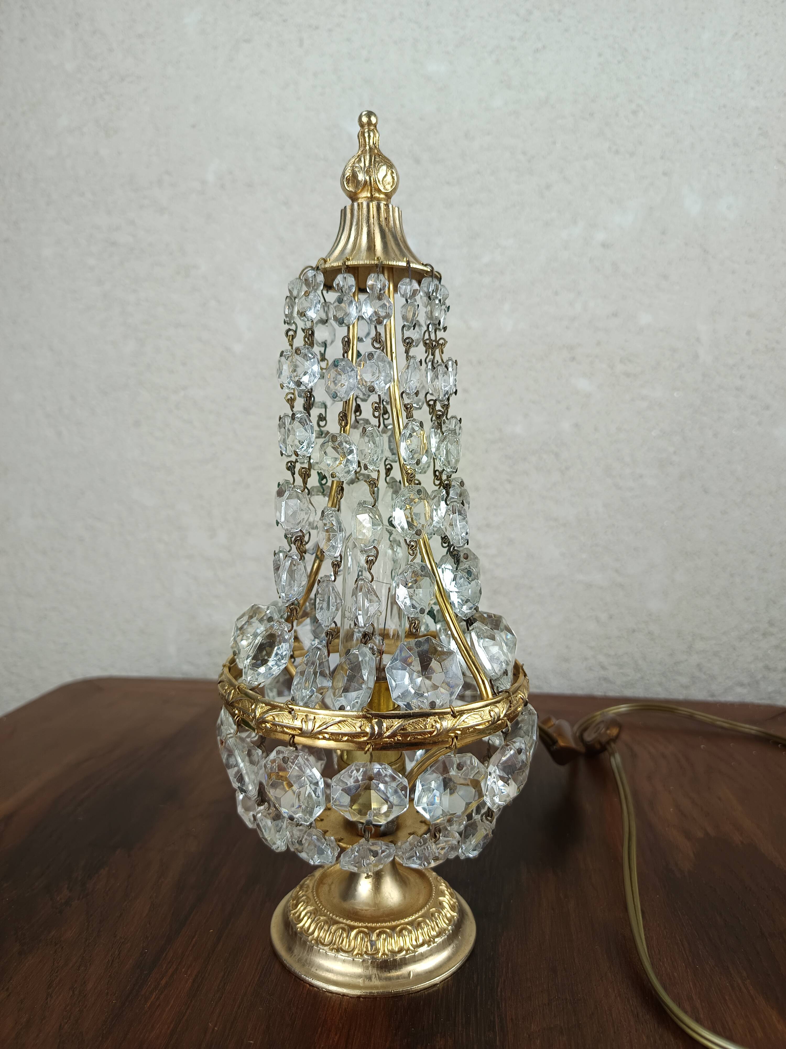 Lampe à poser pampilles.