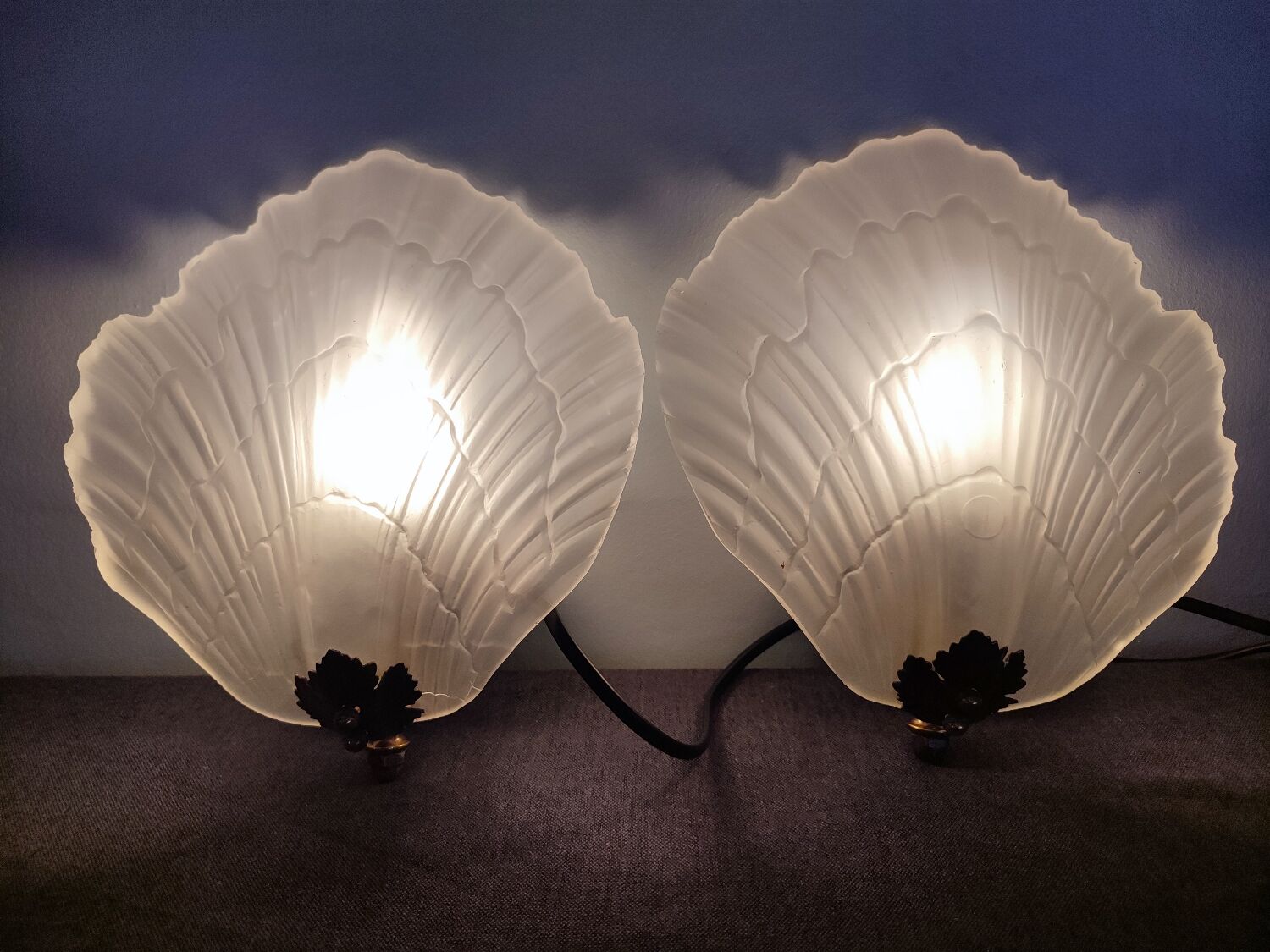 Pair of vintage shell wall lamp