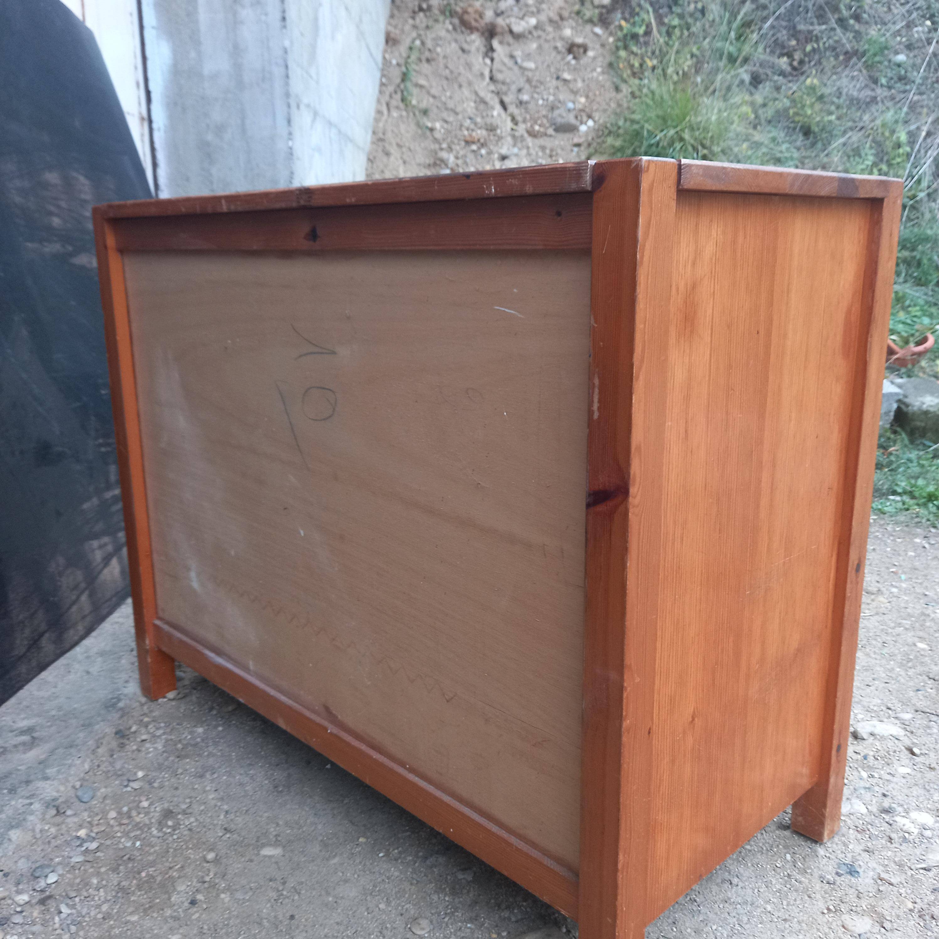 pine chest of drawers