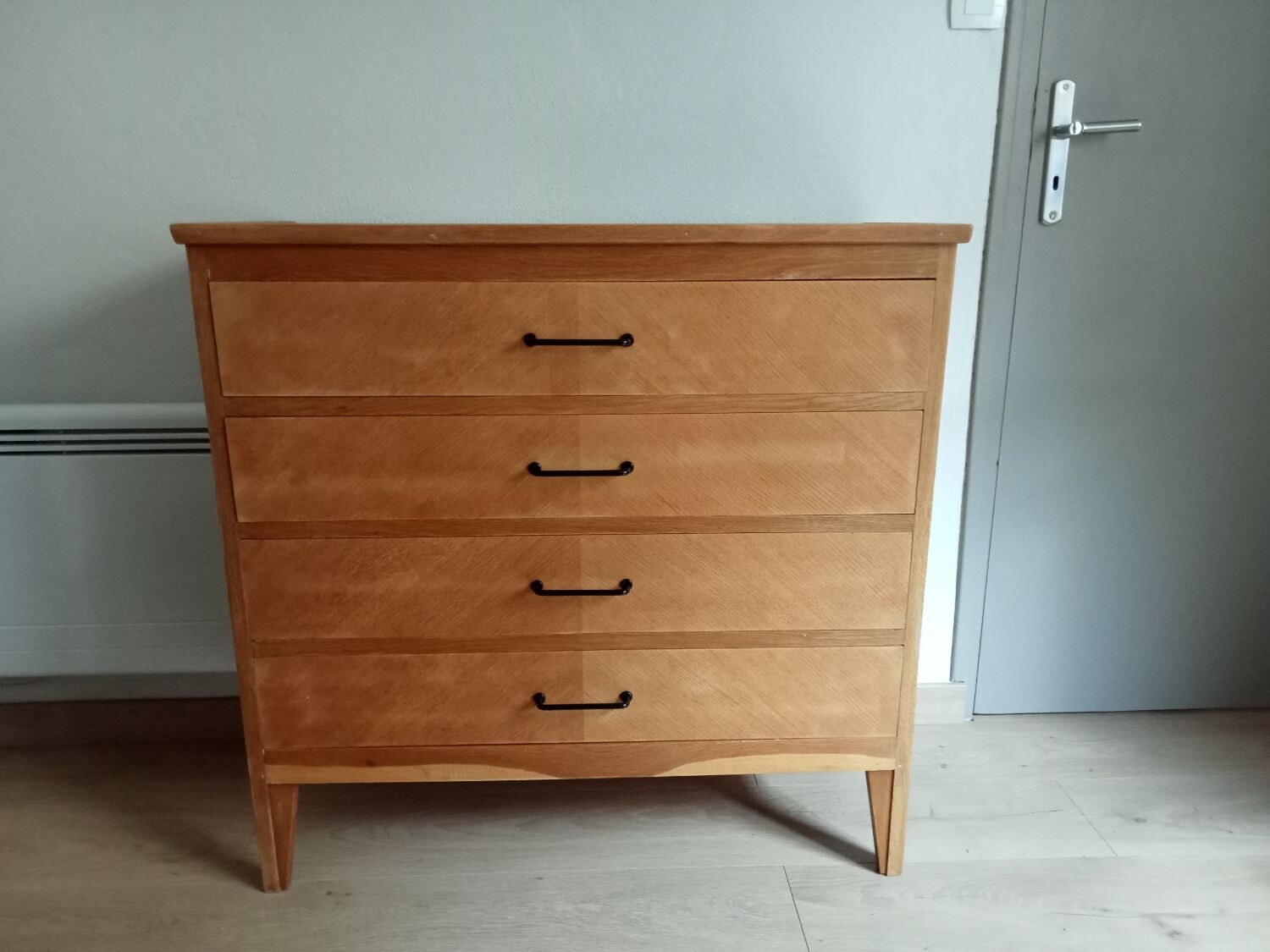 Vintage chest of drawers