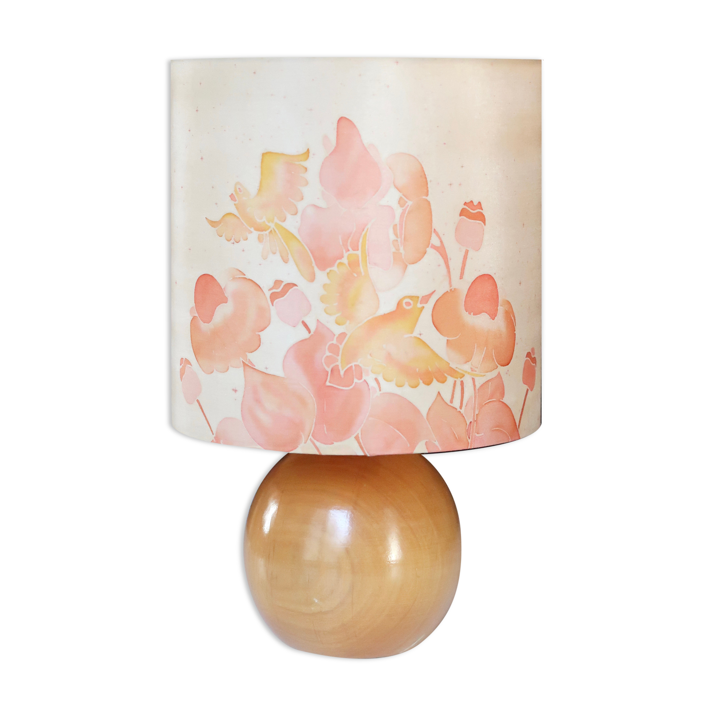 Lampe en bois blond, abat jour soie, années 70