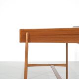 Model 200 Desk by SvenModel 200 Desk by Svendd Åge Madsen for Sigurd Hansen, Denmark 1958.