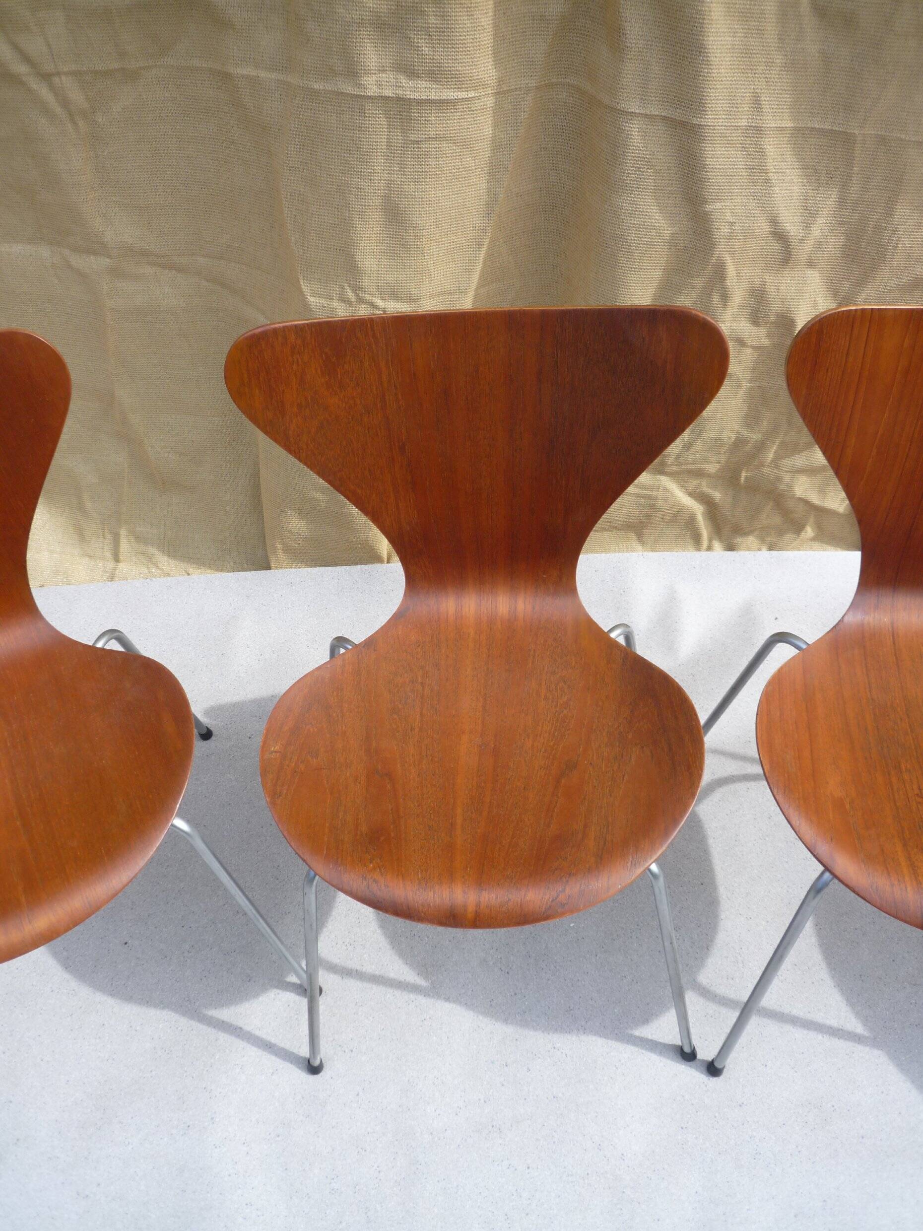 4 chaises Arne Jacobsen en teck Mod.3107