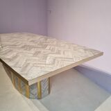 Table à manger en marbre et en laiton avec surface enmarbre