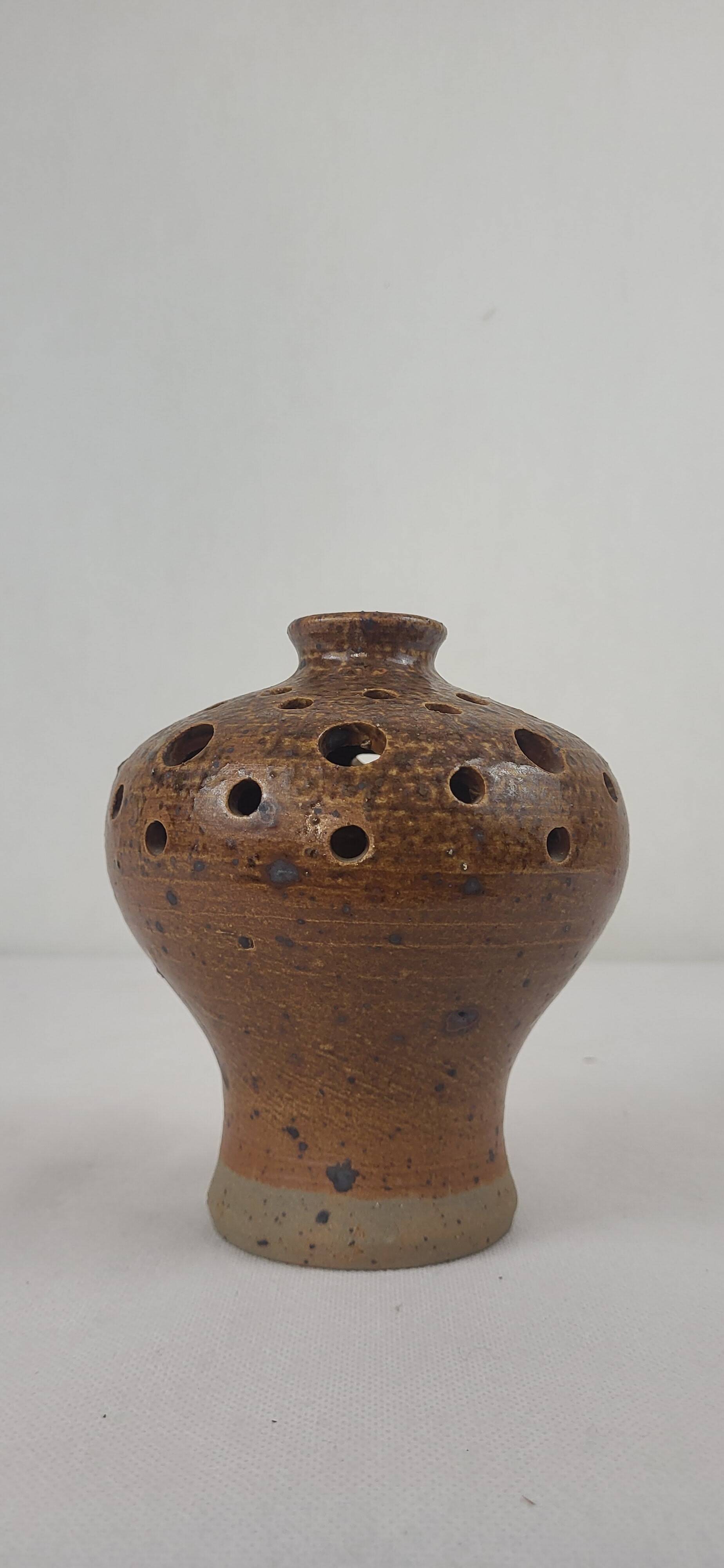 Stoneware flower vase
