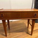 Table de chevet en teck du milieu du siècle par AB Carlstrom & Co.FOR MØBELFABRIK