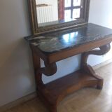 Marbled console