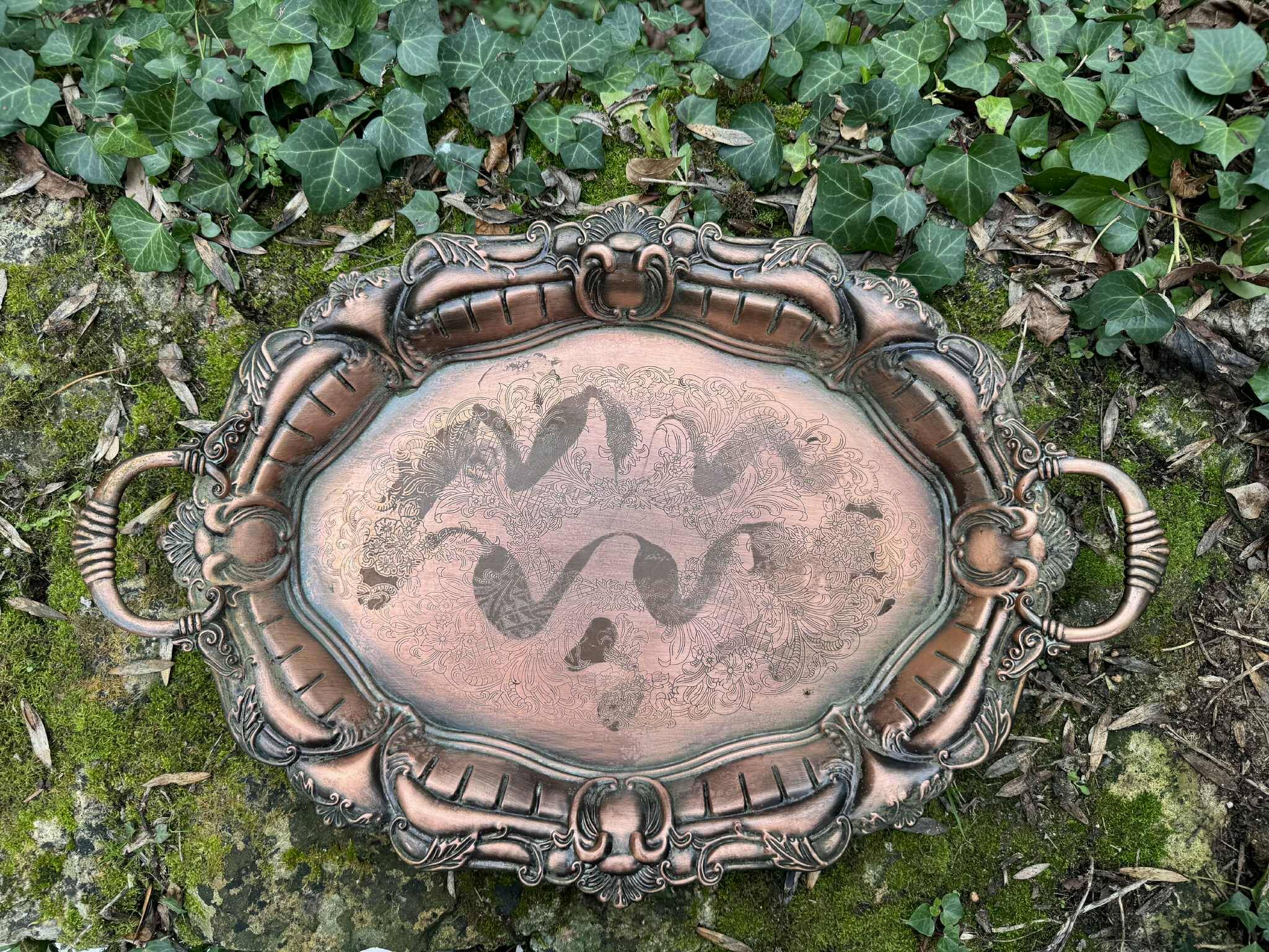 Large plateau style Baroque from the 1950s.