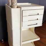 Serving table