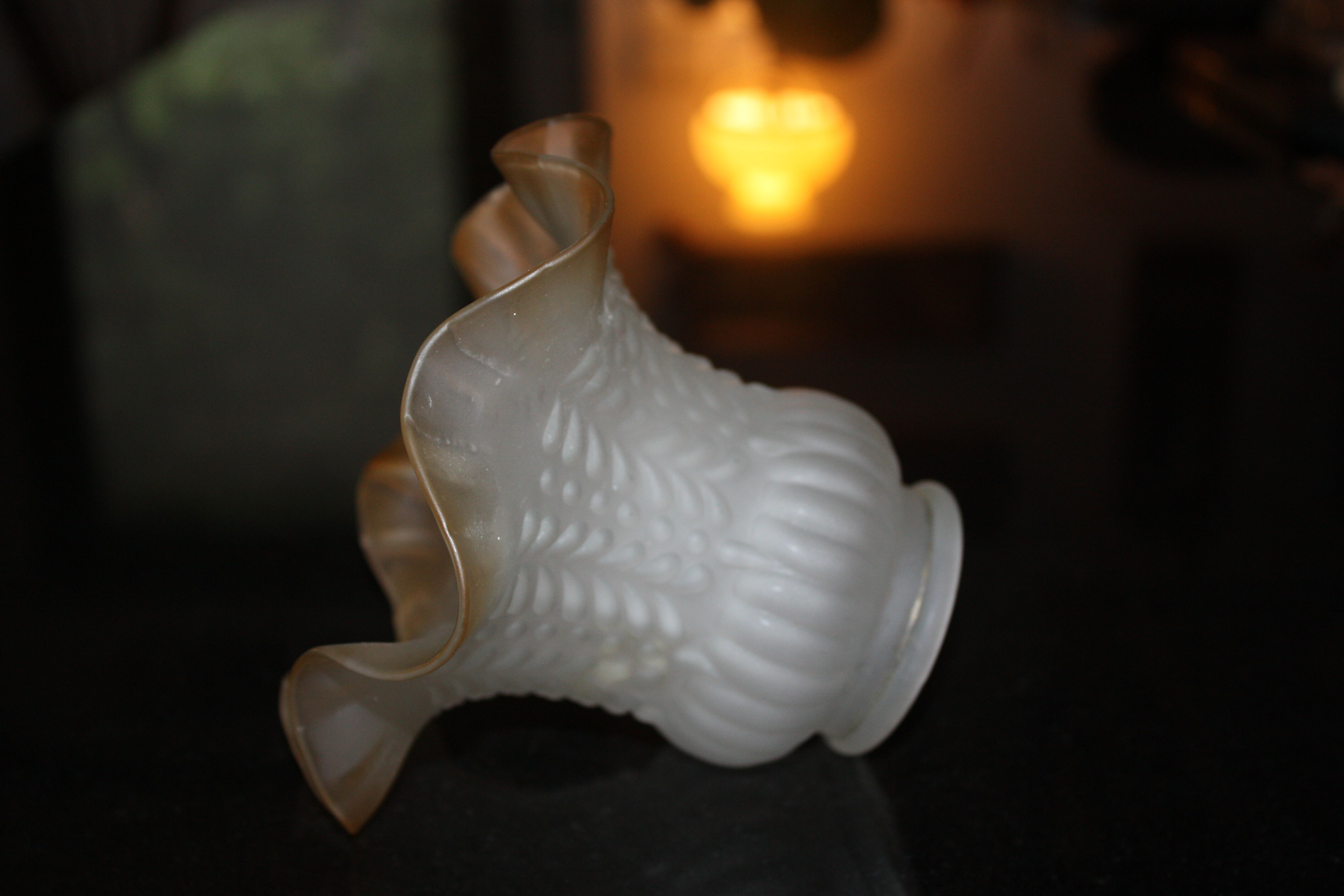 Two-coloured glass tulip