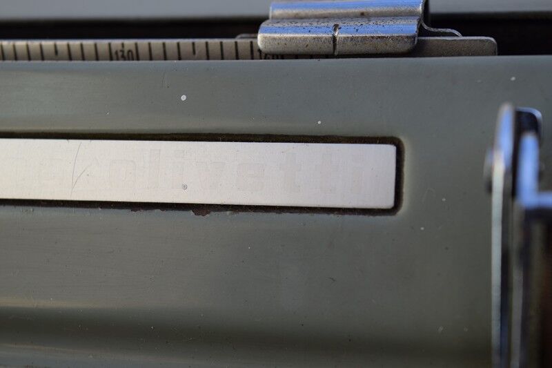 Hispano olivetti typewriter