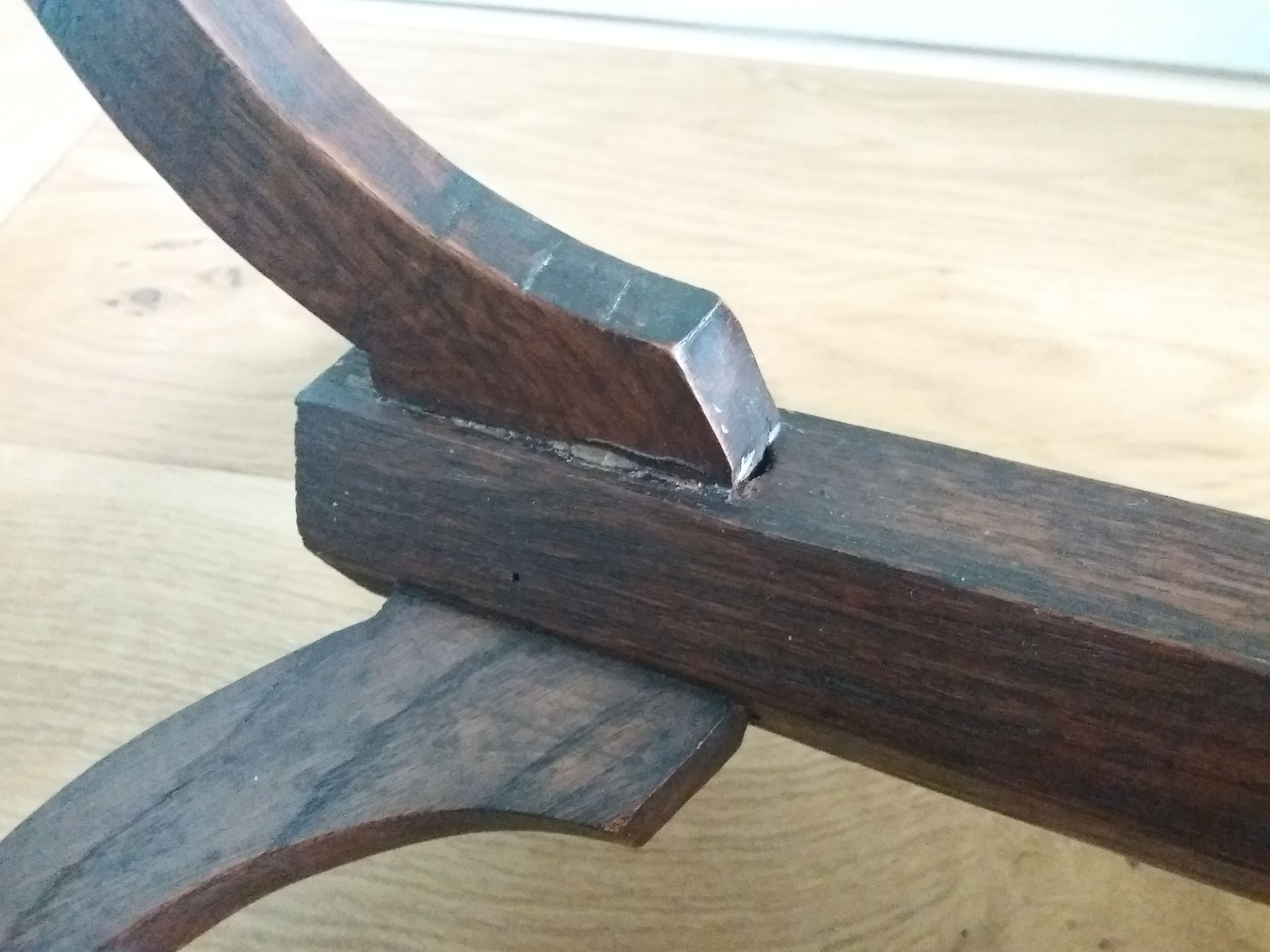 Tripod harness plant holder