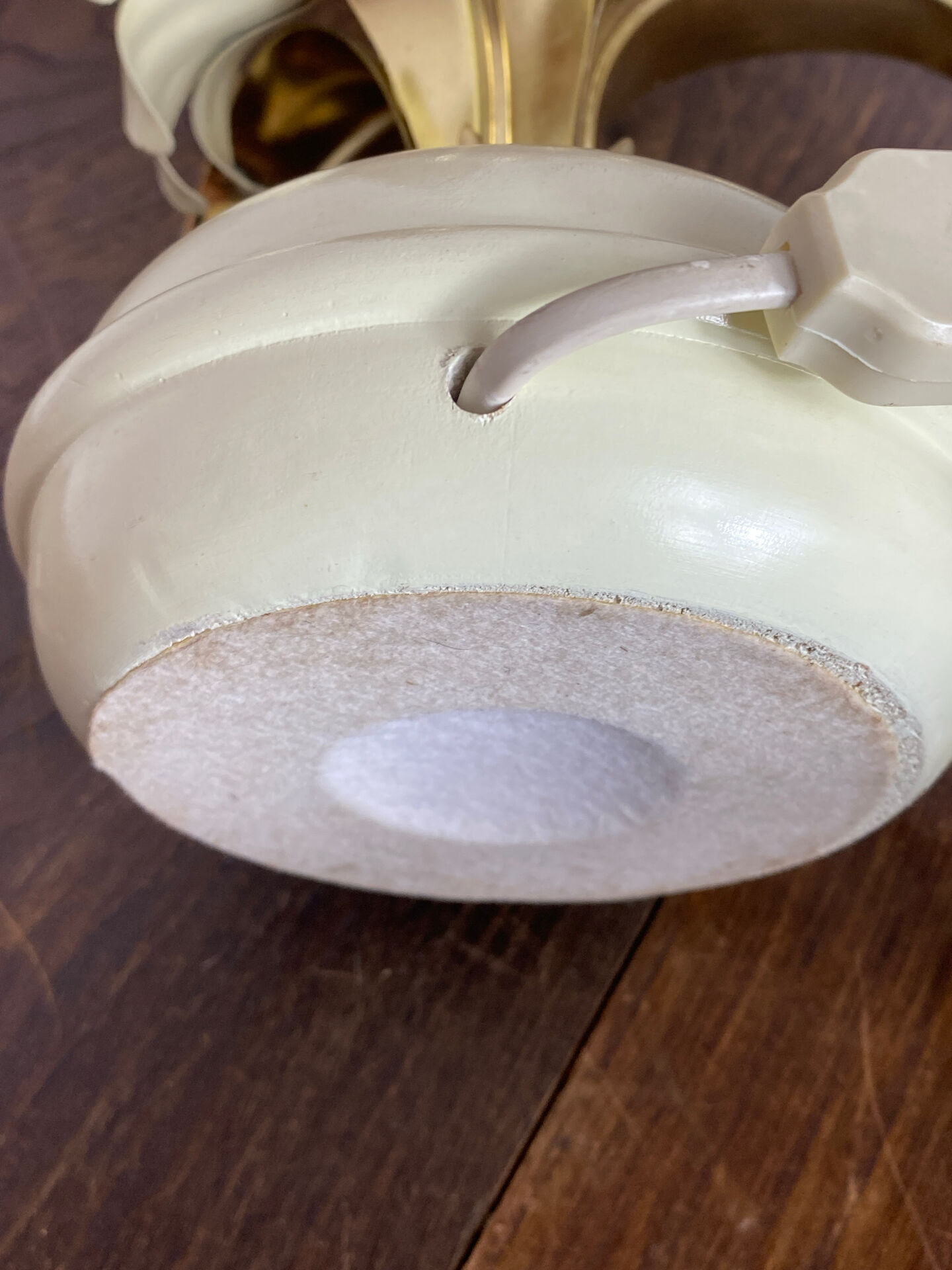 Lampe en laiton, métal et nacre
