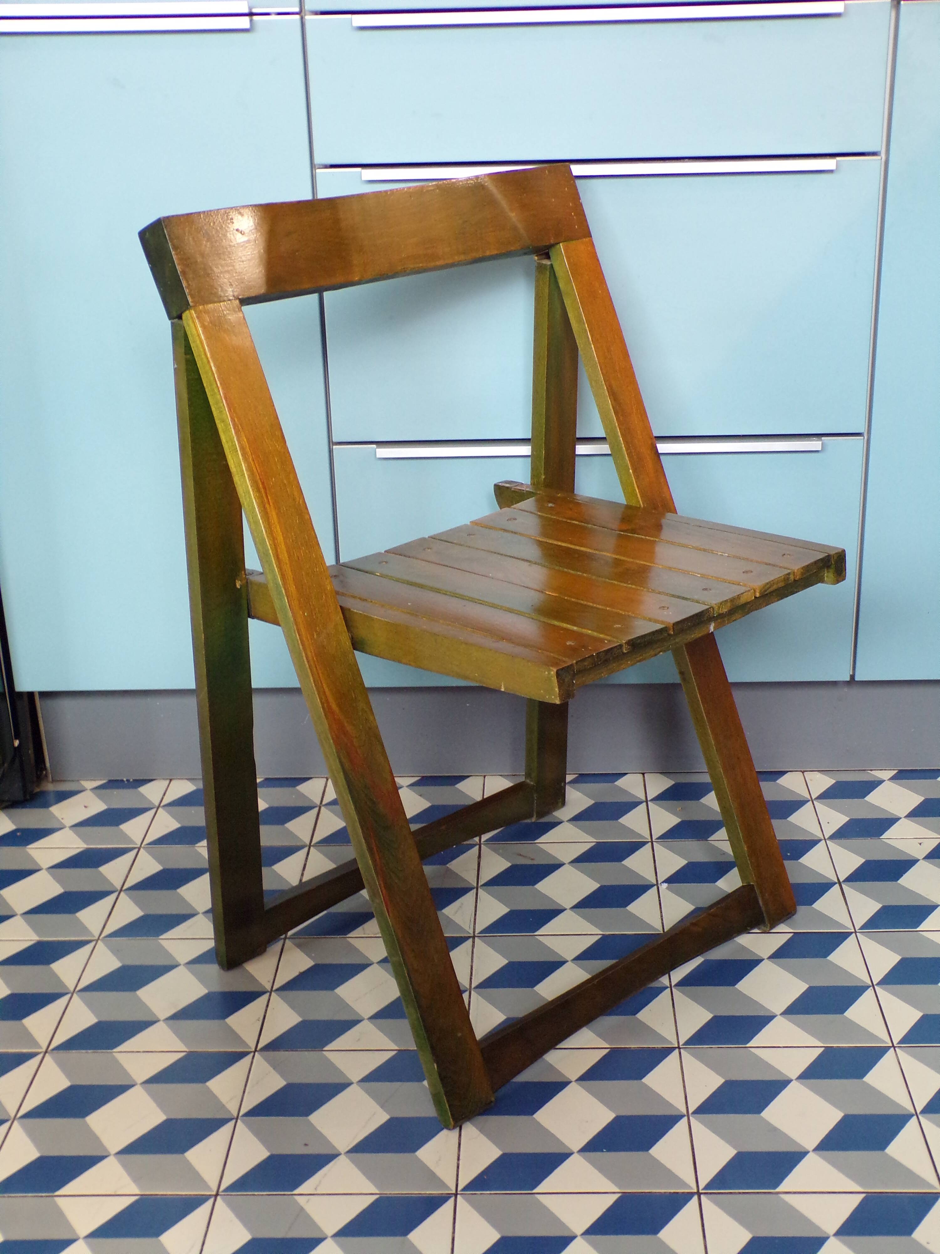 Italian folding chair
