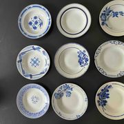 Lot de 9 assiettes creuses vintage motifs bleus