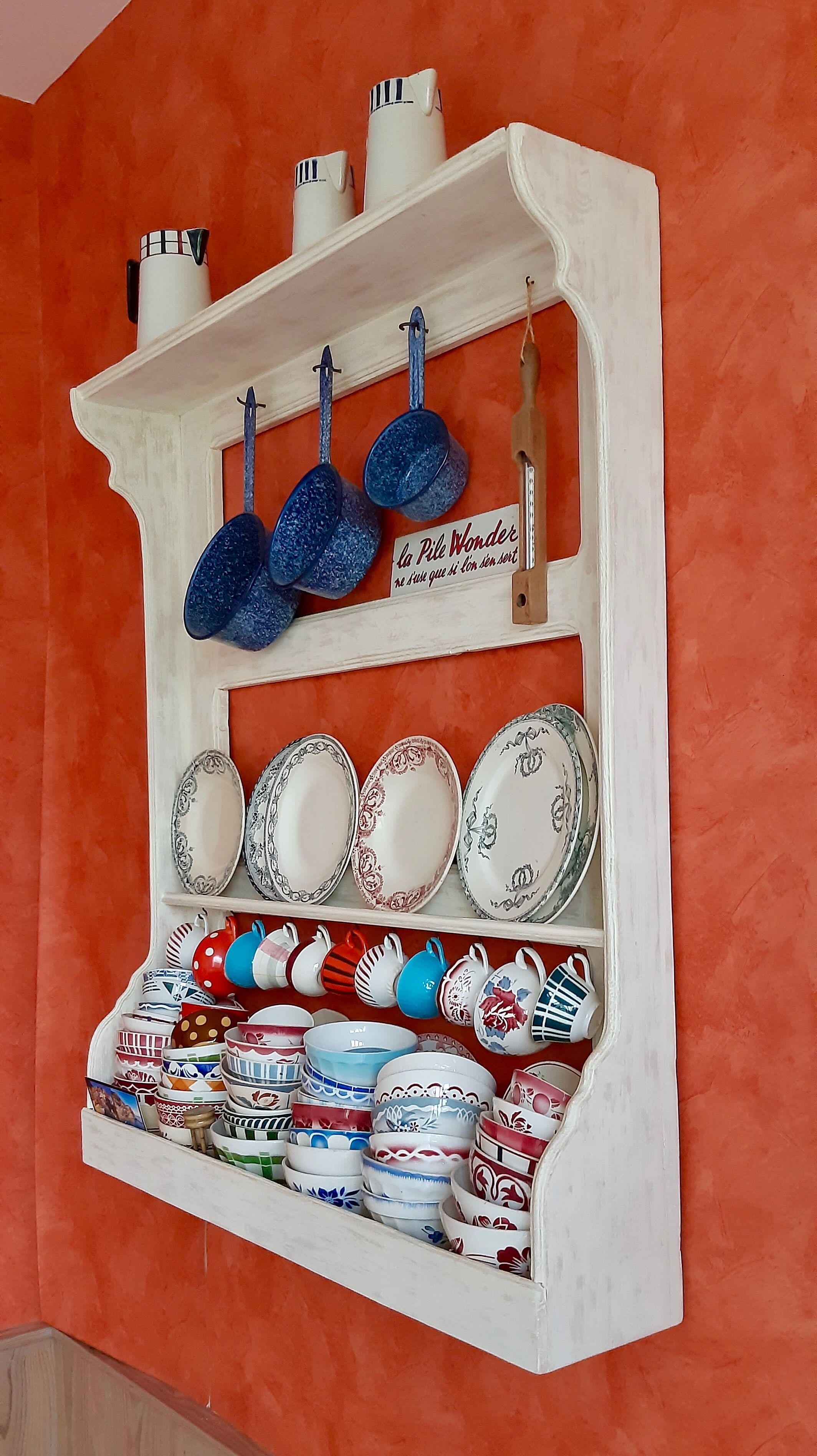 shelf / wall cabinet in wooden sandblasted effect old early twentieth century