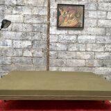 Daybed for Airborne