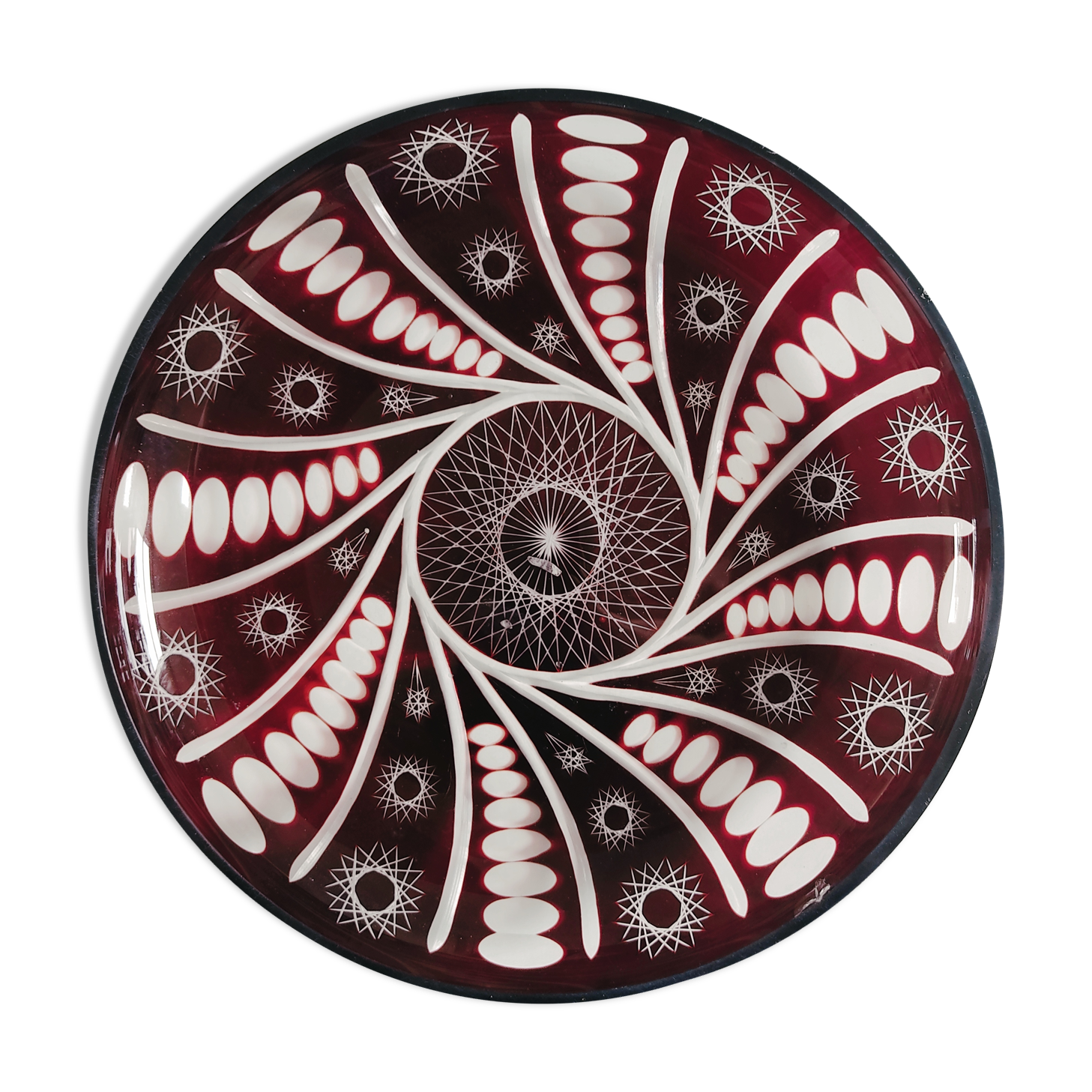 Pocket tray in glass lined plum color and cut