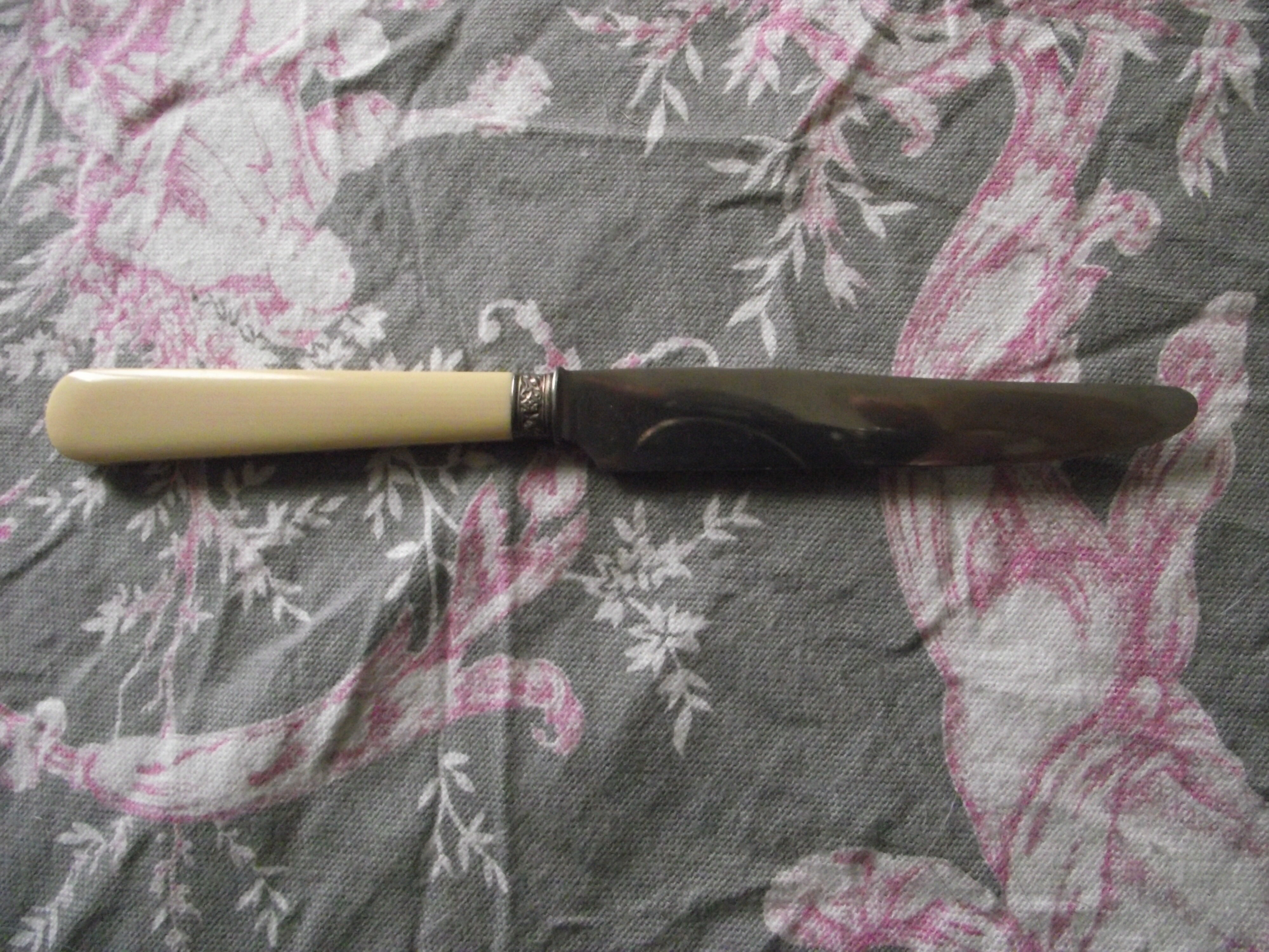 Set of 10 dessert knives or silver cheese from Boulenger.