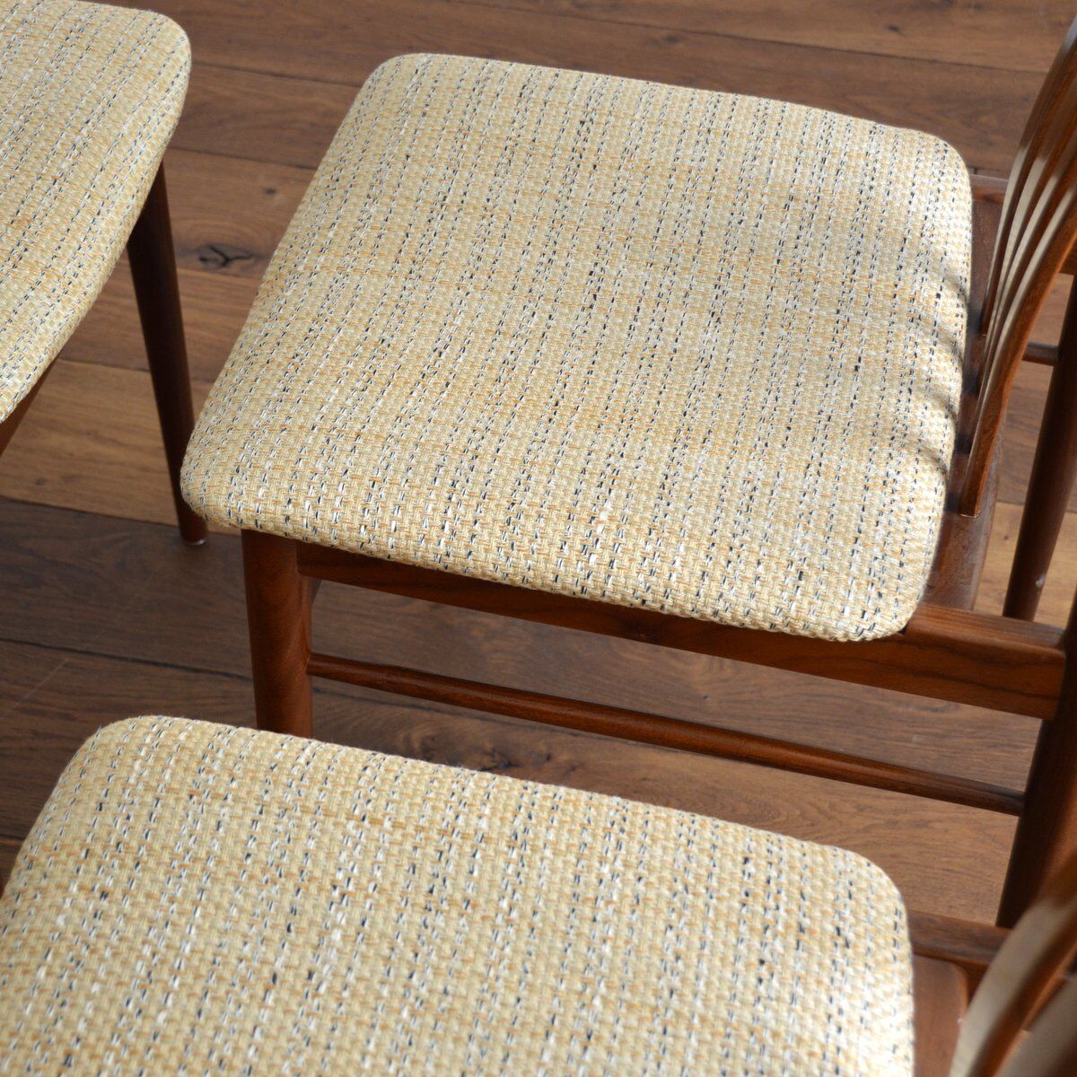Suite of 4 Scandinavian dining chairs 1960s