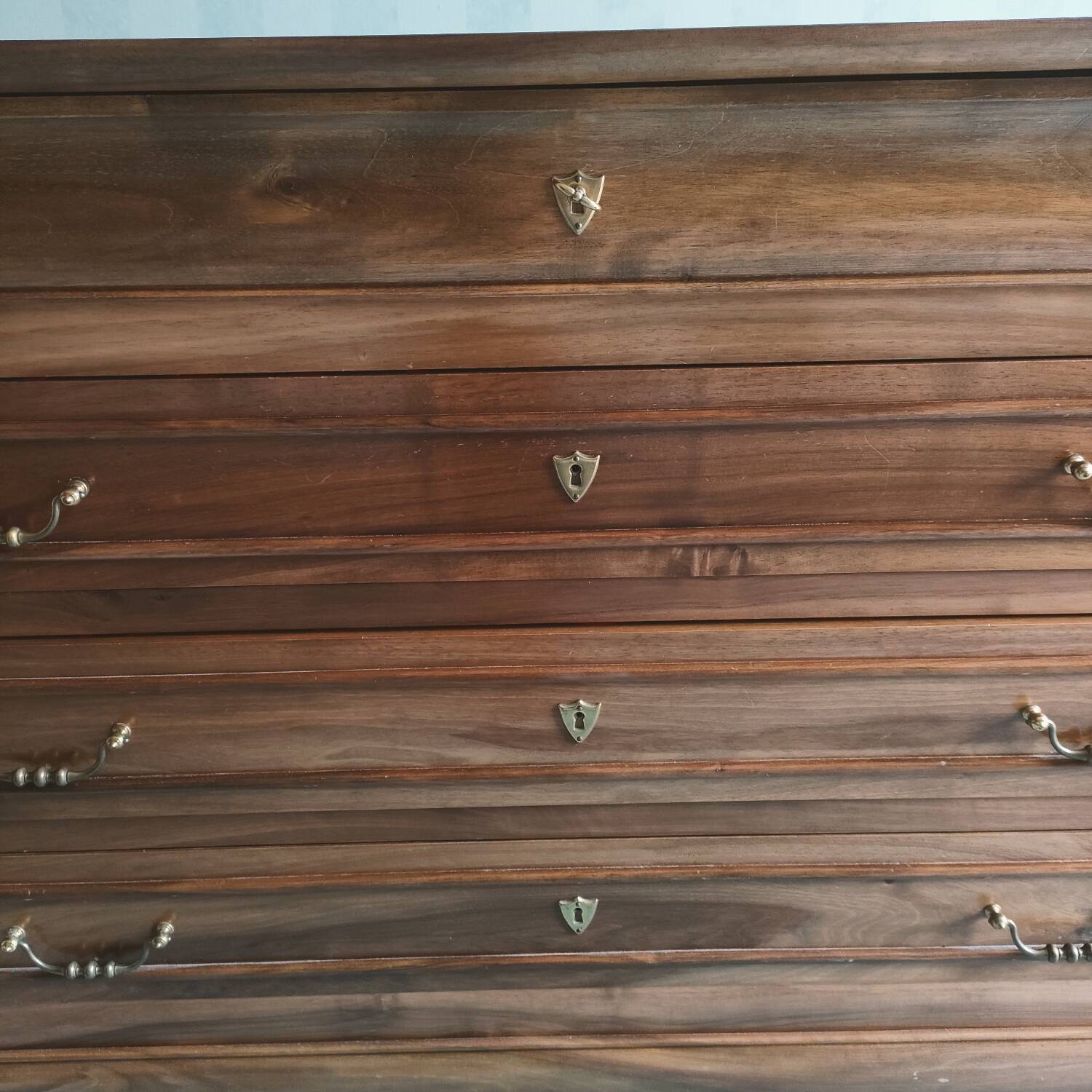 Louis Philippe chest of drawers in walnut