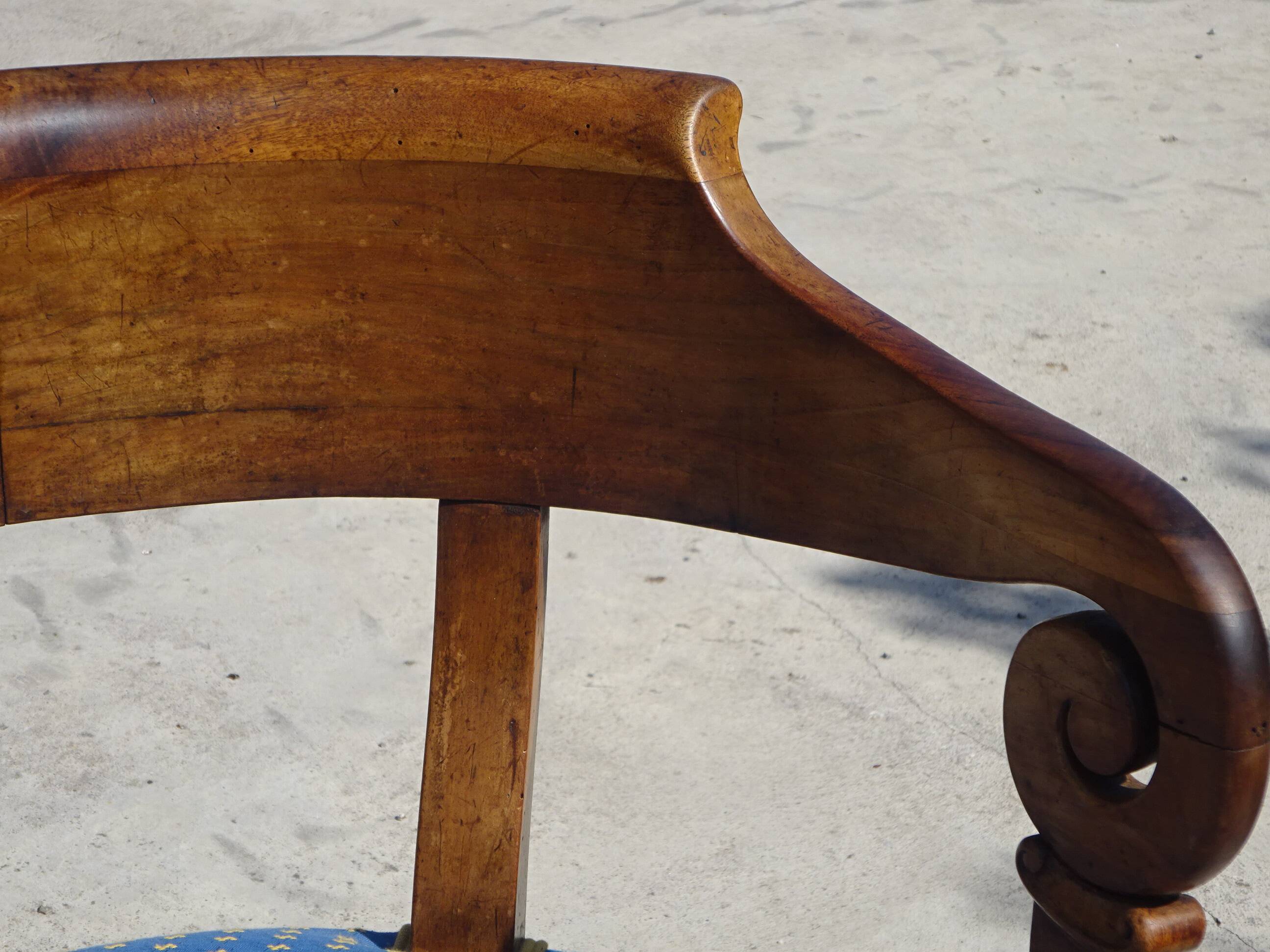Ancien fauteuil gondole