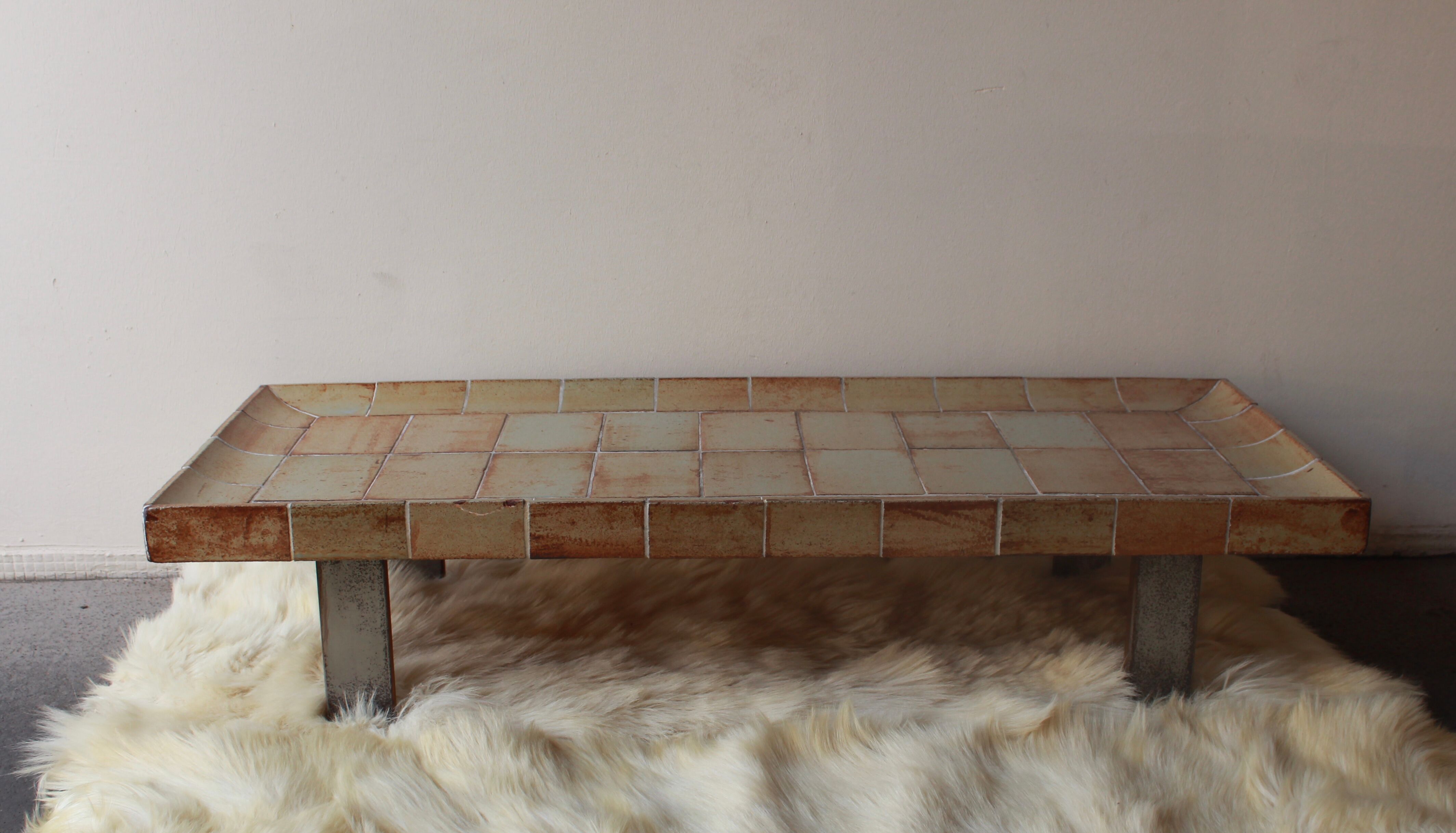 Table basse Roger Capron modèle cuvette
