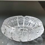 Ashtray/empty pocket in Bohemian crystal. Finely chiseled with sophisticated starry/brass patterns. Stylish Boho chic
