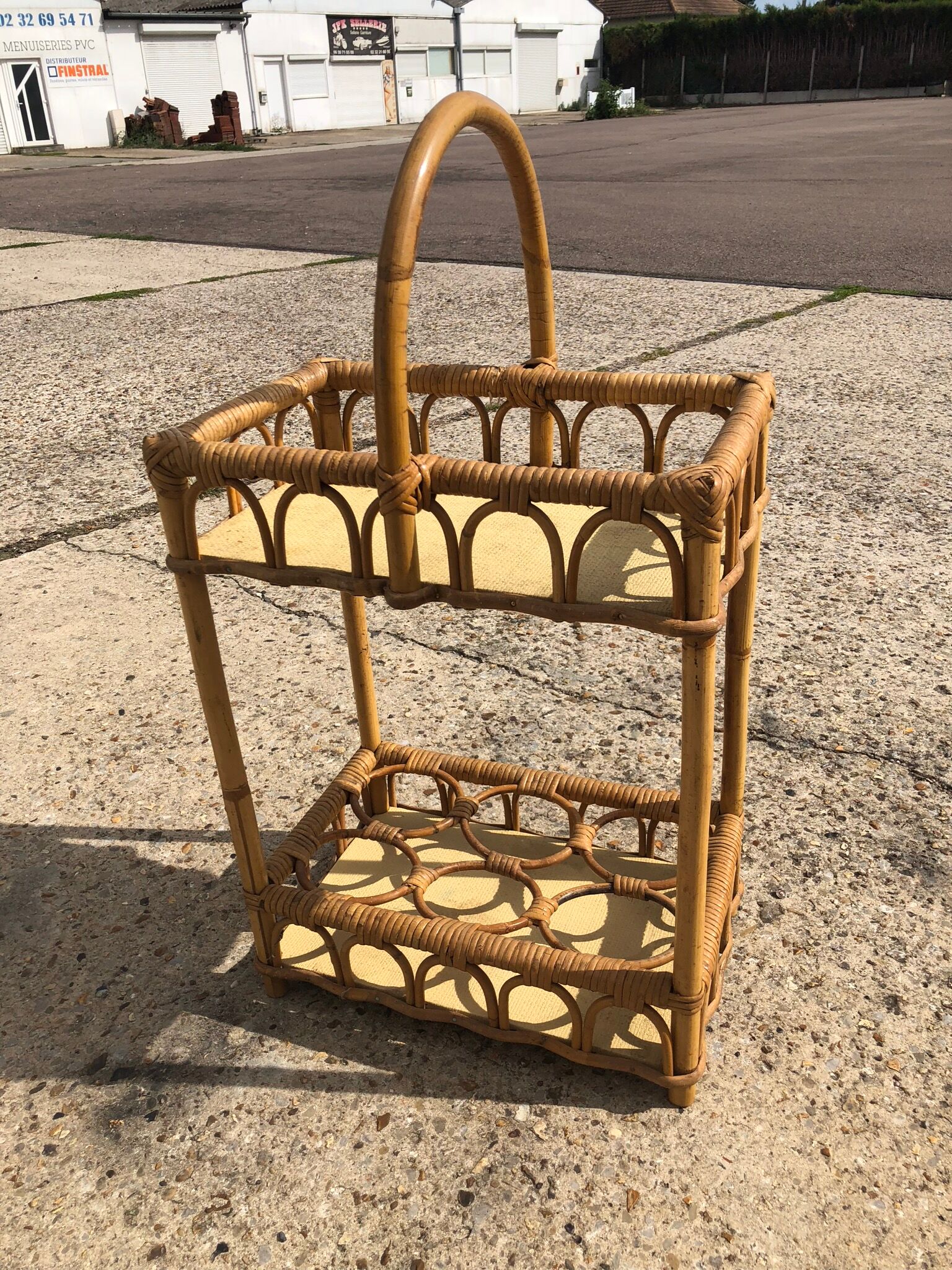 Porte bouteille en rotin vintage