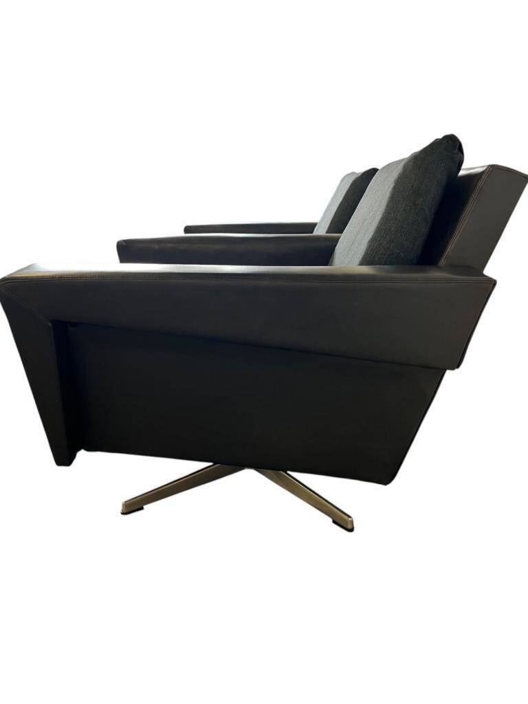 Ensemble de 2 fauteuils vintage monoplace sur piètements étoiles chromés