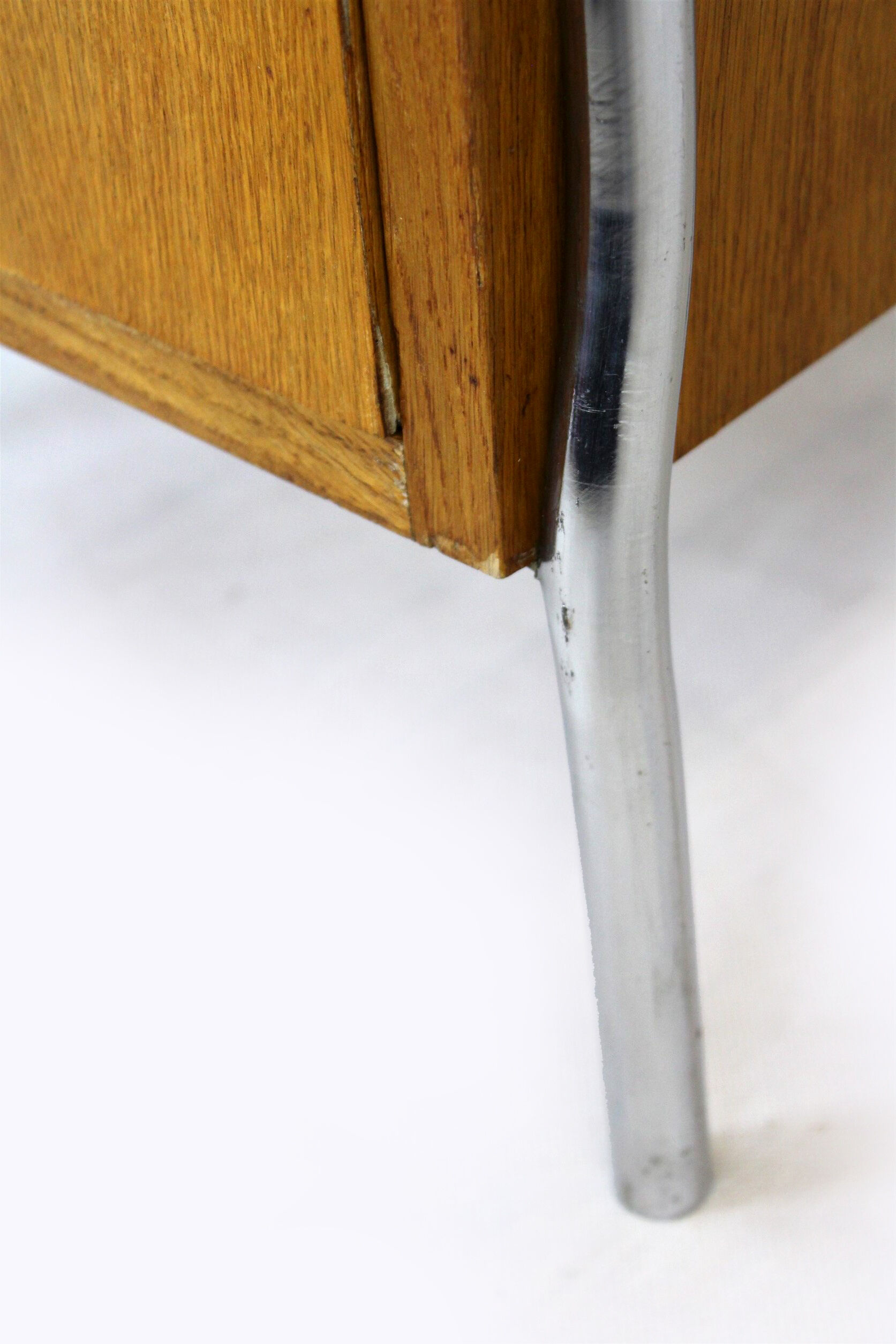 Bauhaus bedside table in chromed tubular steel, 1940s