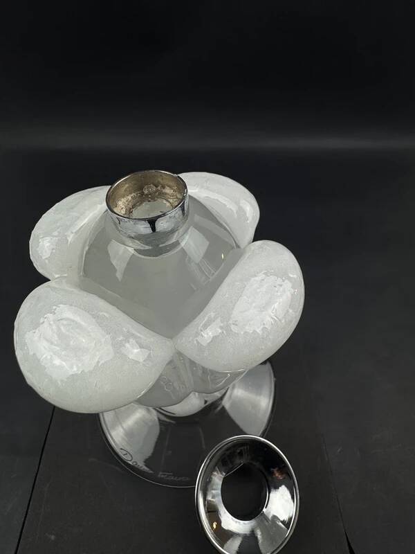 Daum France candle holder in frosted crystal and chrome-plated metal frame, height 15 cm