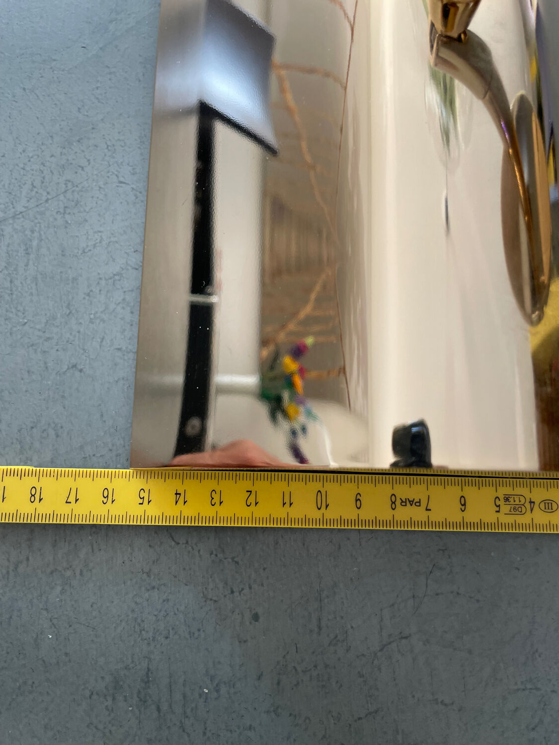 SCE brass wall light