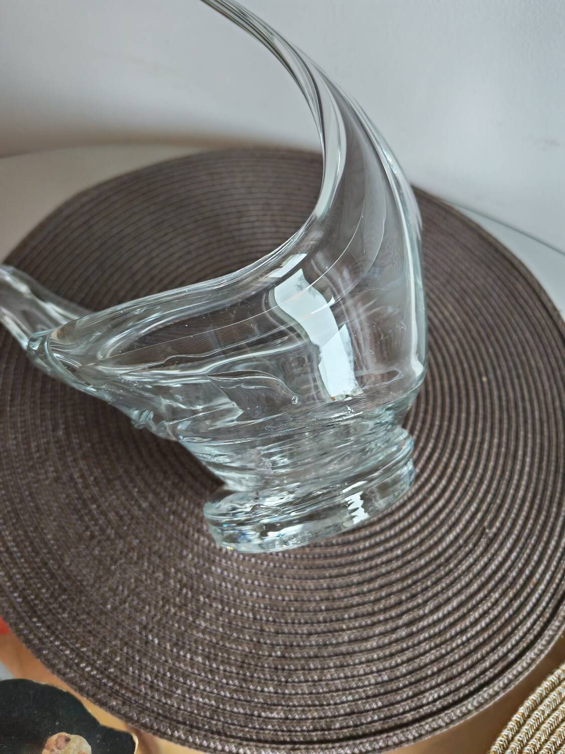 Swan-shaped crystal bowl