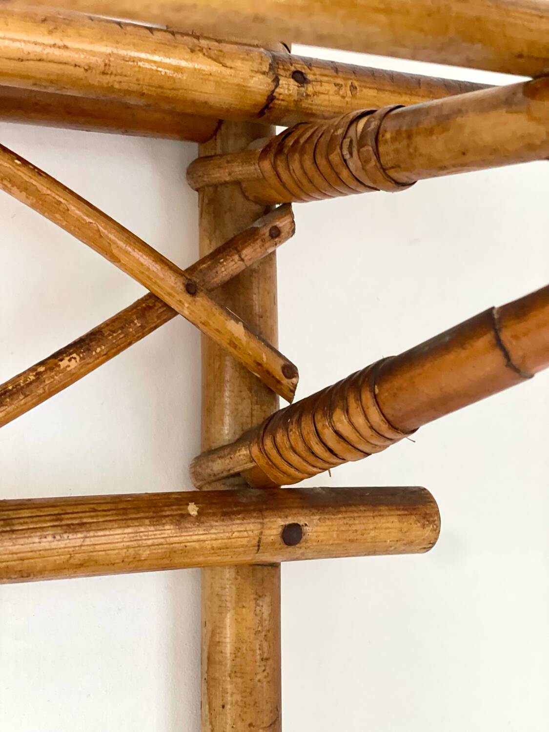 1960s rattan wall hook shelf