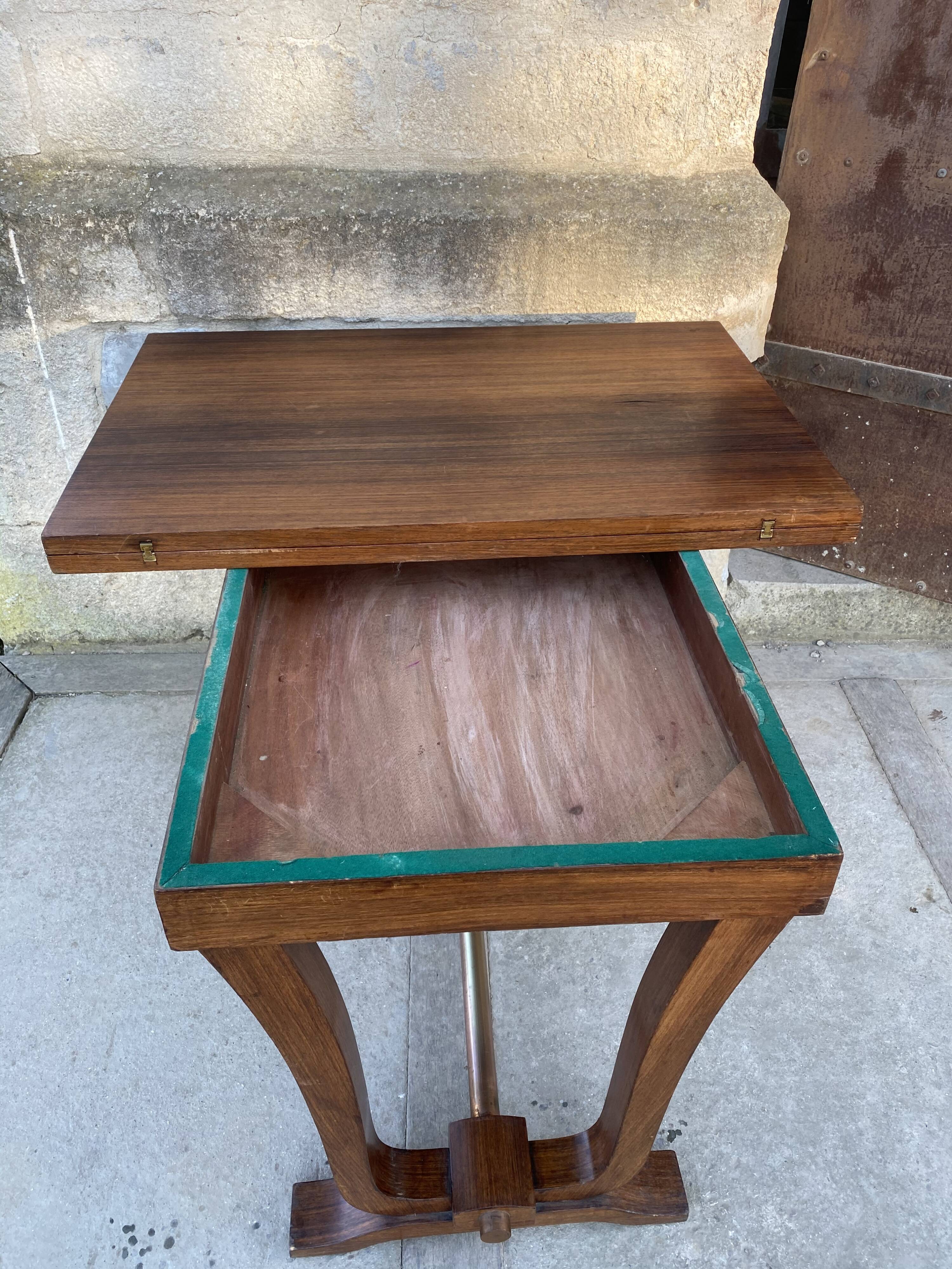 Art Deco wallet table