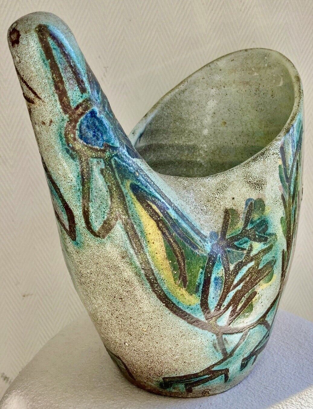 Vase zoomorphisme ceramic decoration d'oiseau signed guy Accolay