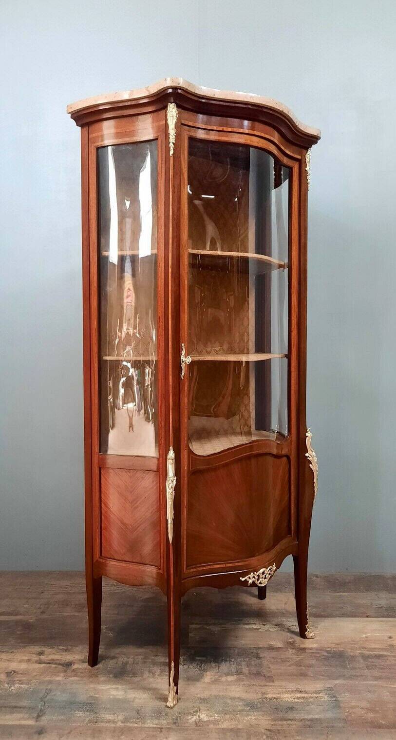 Curved display bookcase in Louis XV style marquetry circa 1900-1920