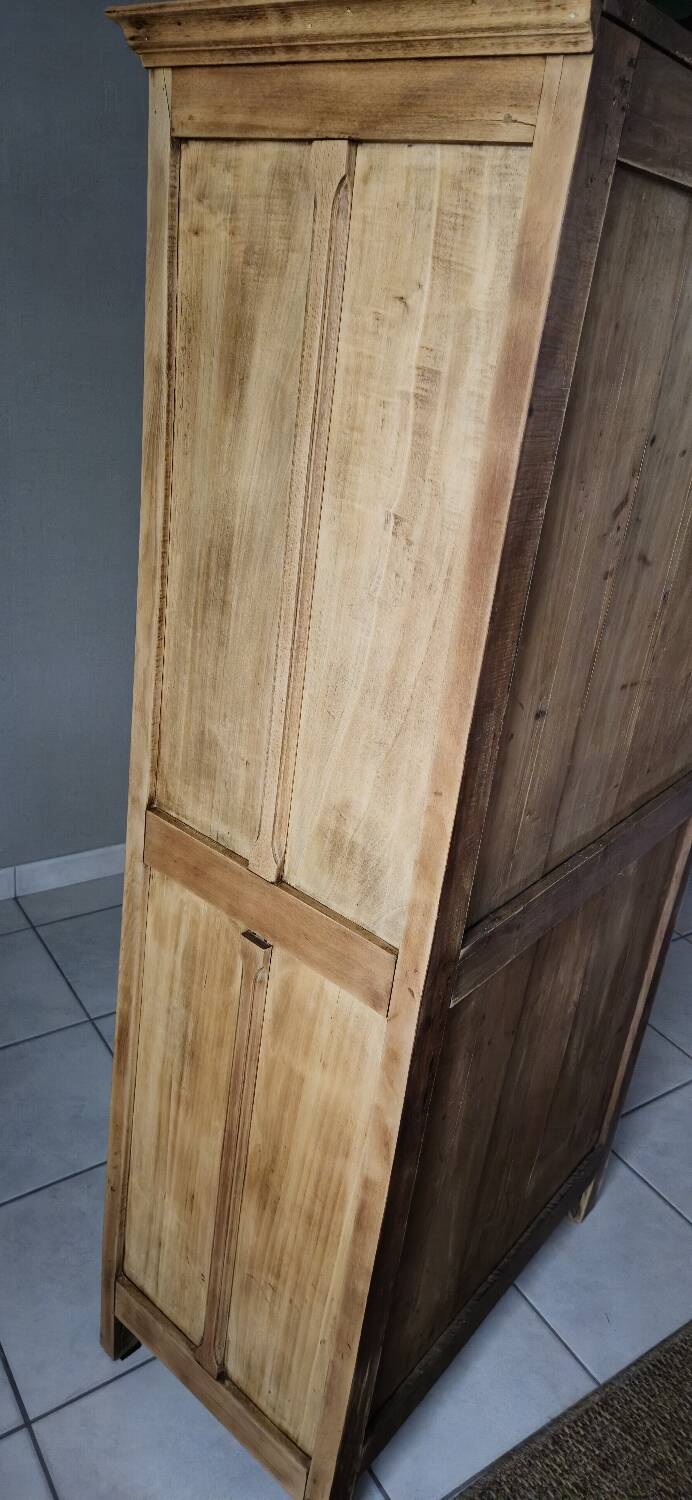 Armoire parisienne