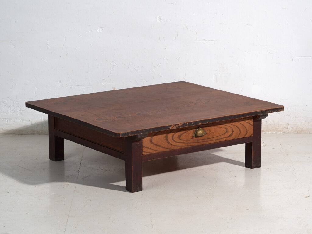 Antique Japanese coffee table with a through drawer in keyaki – Japan, circa 1920.