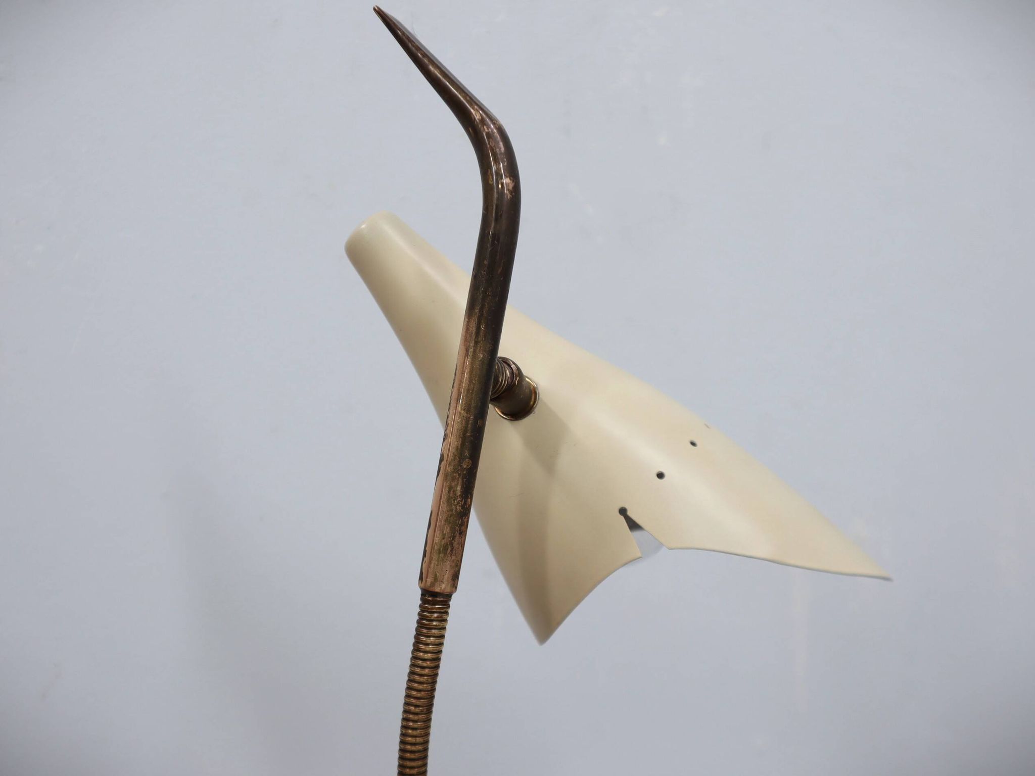 Oscar Torlasco for Lumen rare 1950s Italian table lamp in brass and marble