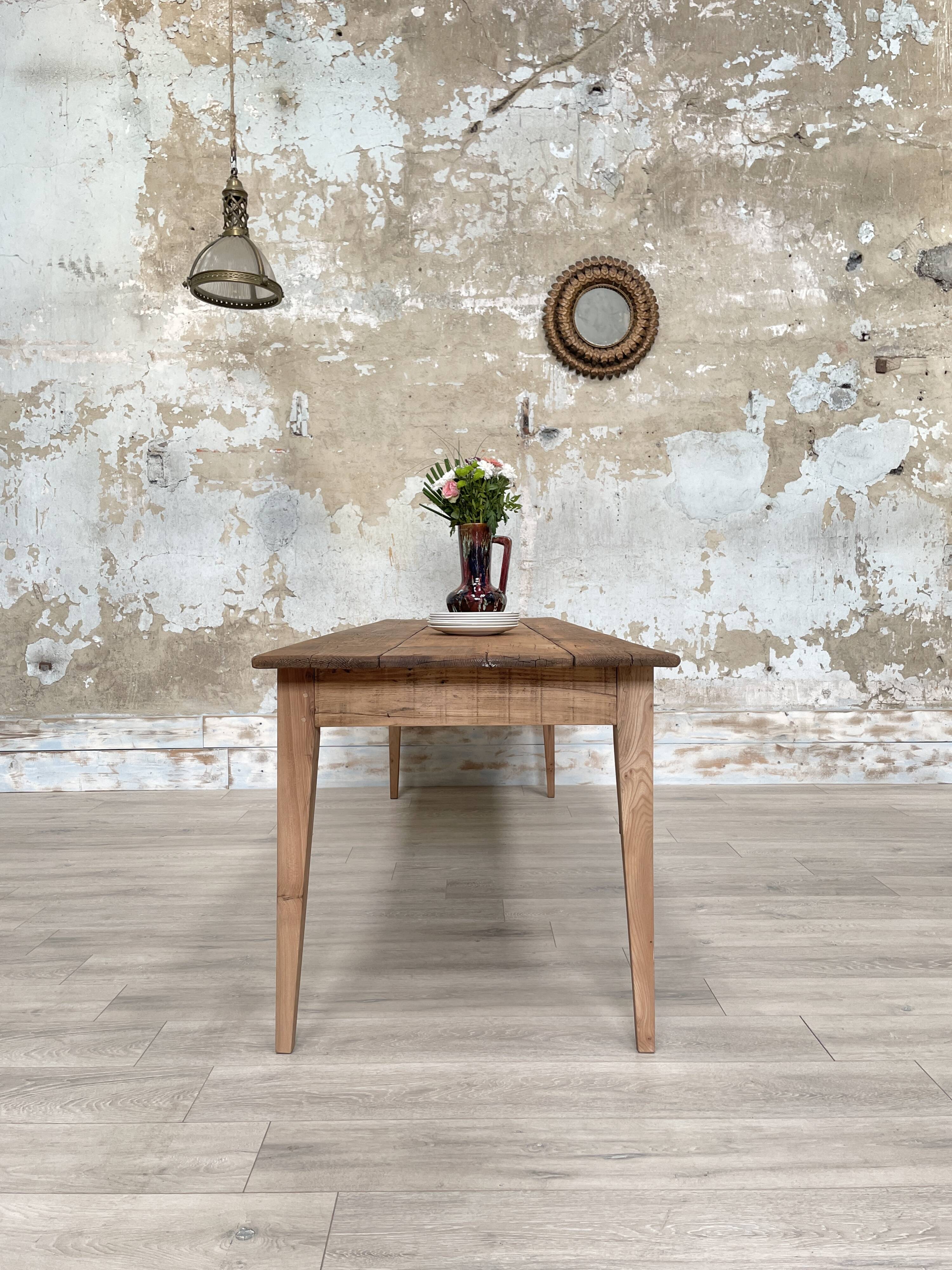 Table de ferme vintage en bois brut