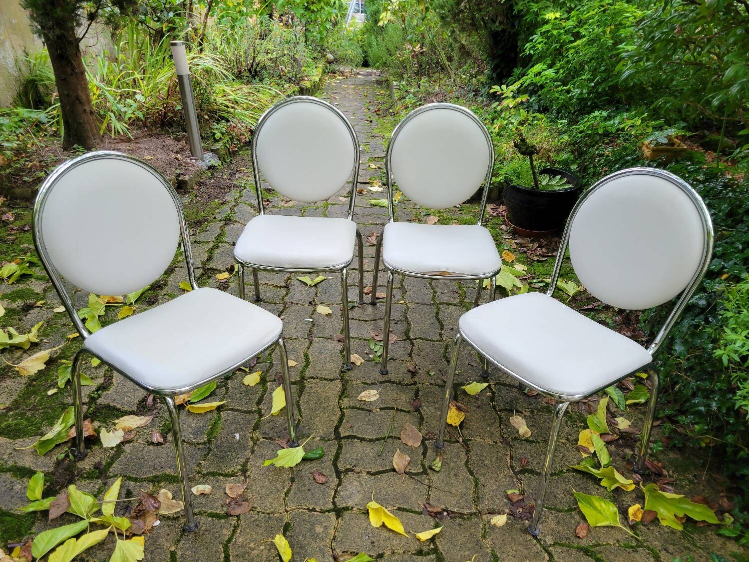 4 skai chairs