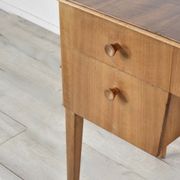 Bureau / Table console en noyer et hêtre Gordon Russell du milieu du siècle. Vintage Mo