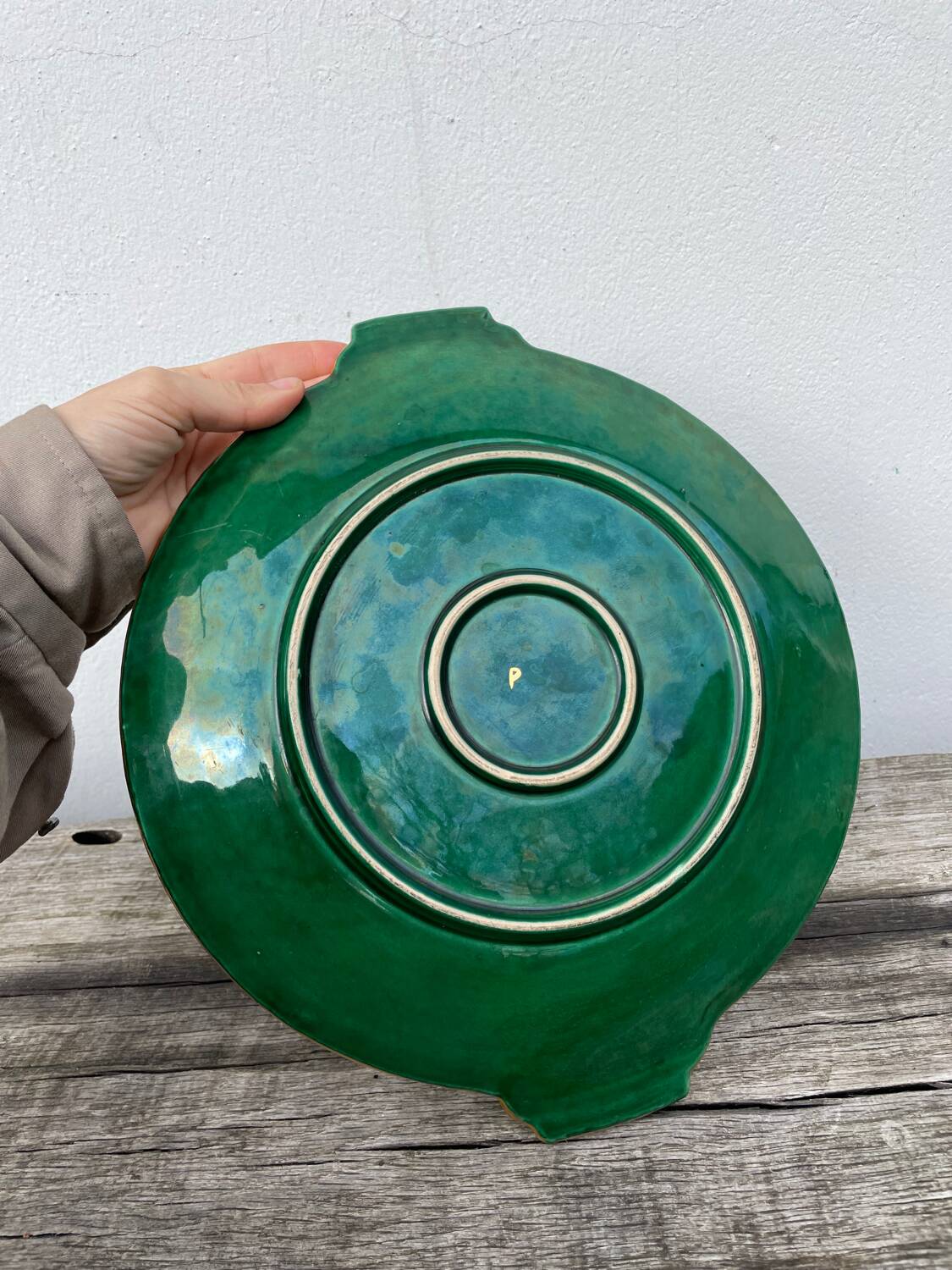 Round art deco green ceramic dish